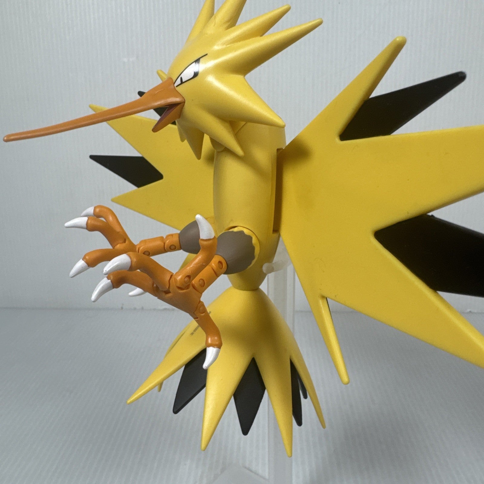 Pokemon Select Series 2 ZAPDOS w Display Stand 6" Articulated Figure 2022