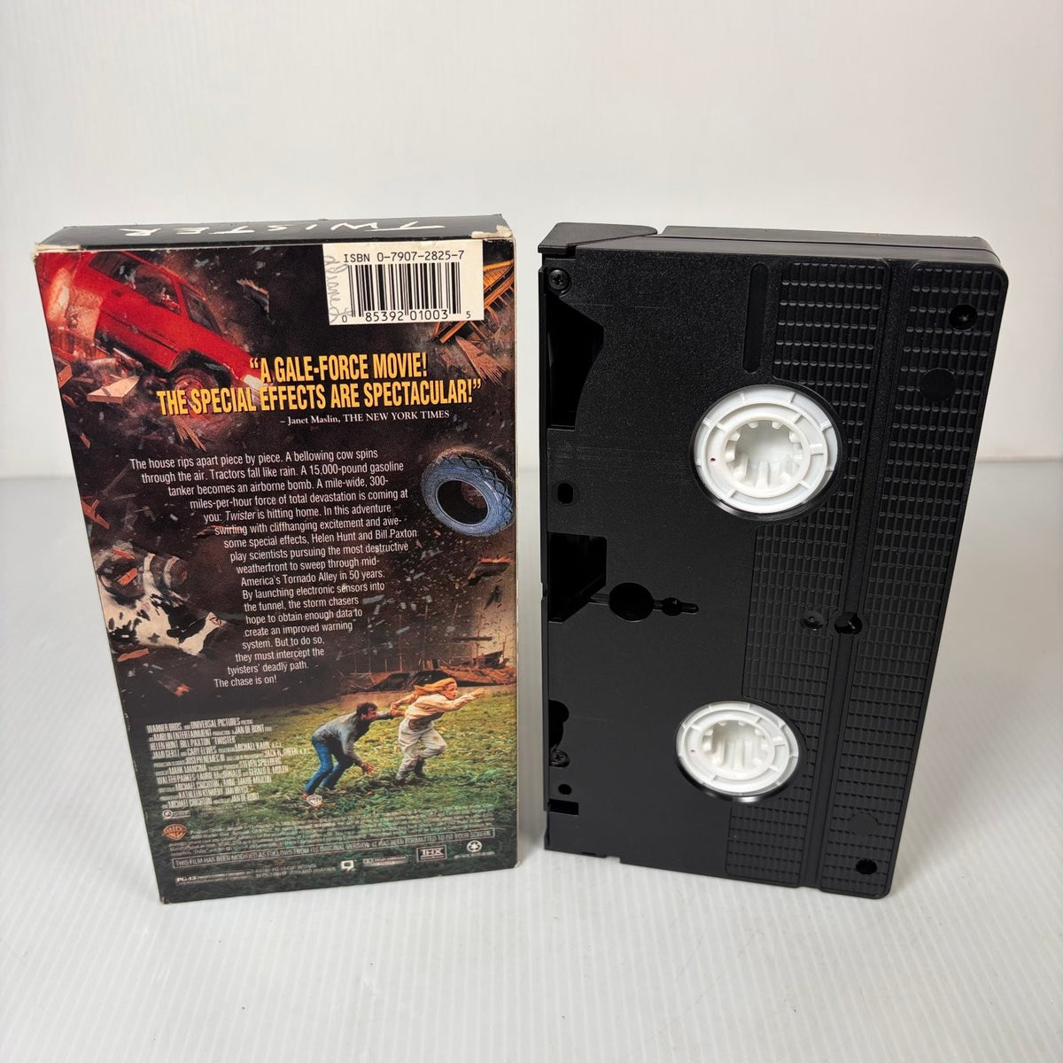 Twister VHS 1996 Action Thriller THX Digitally Mastered Warner Bros.