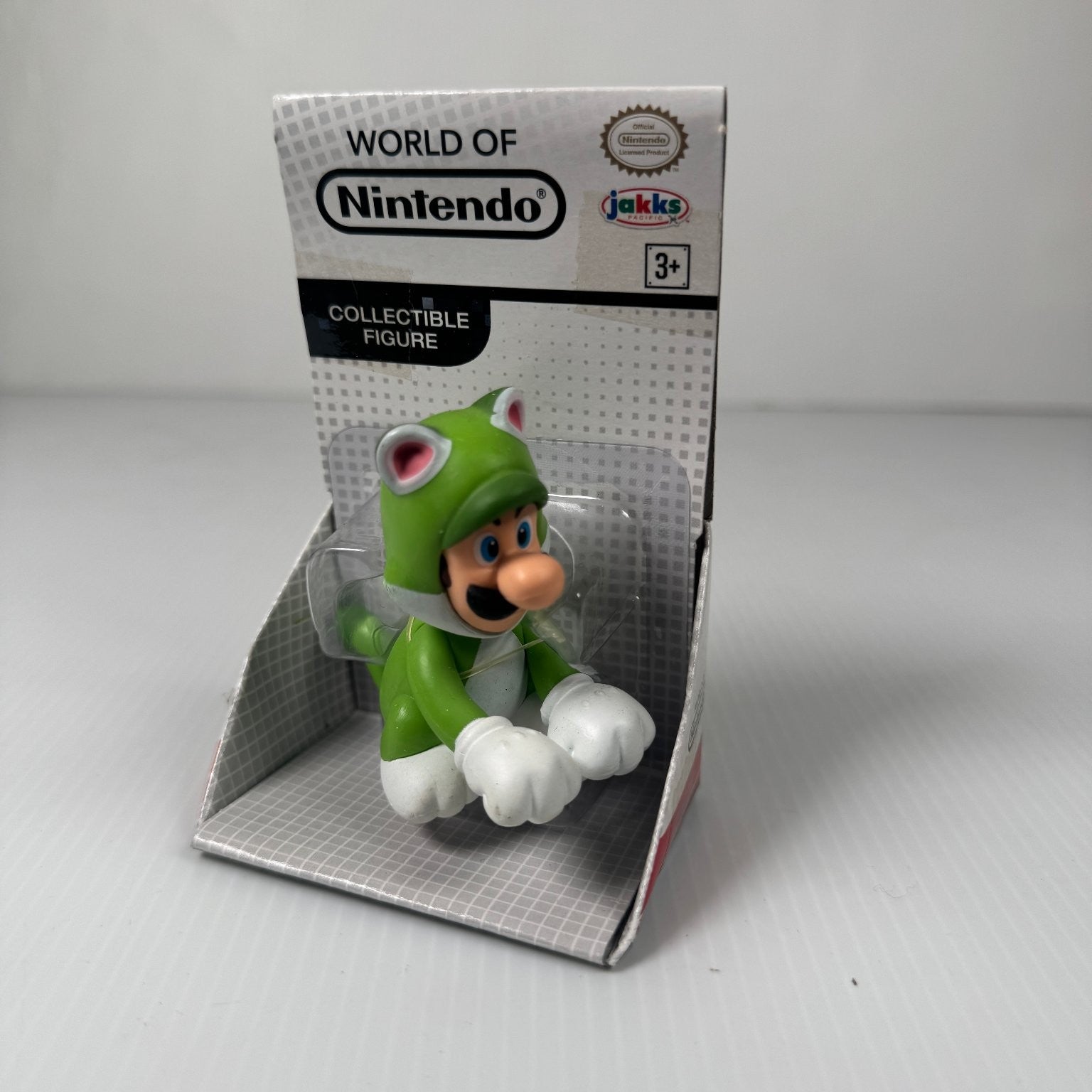 World of Nintendo Cat Luigi Super Mario 2.5" Collectible Figure