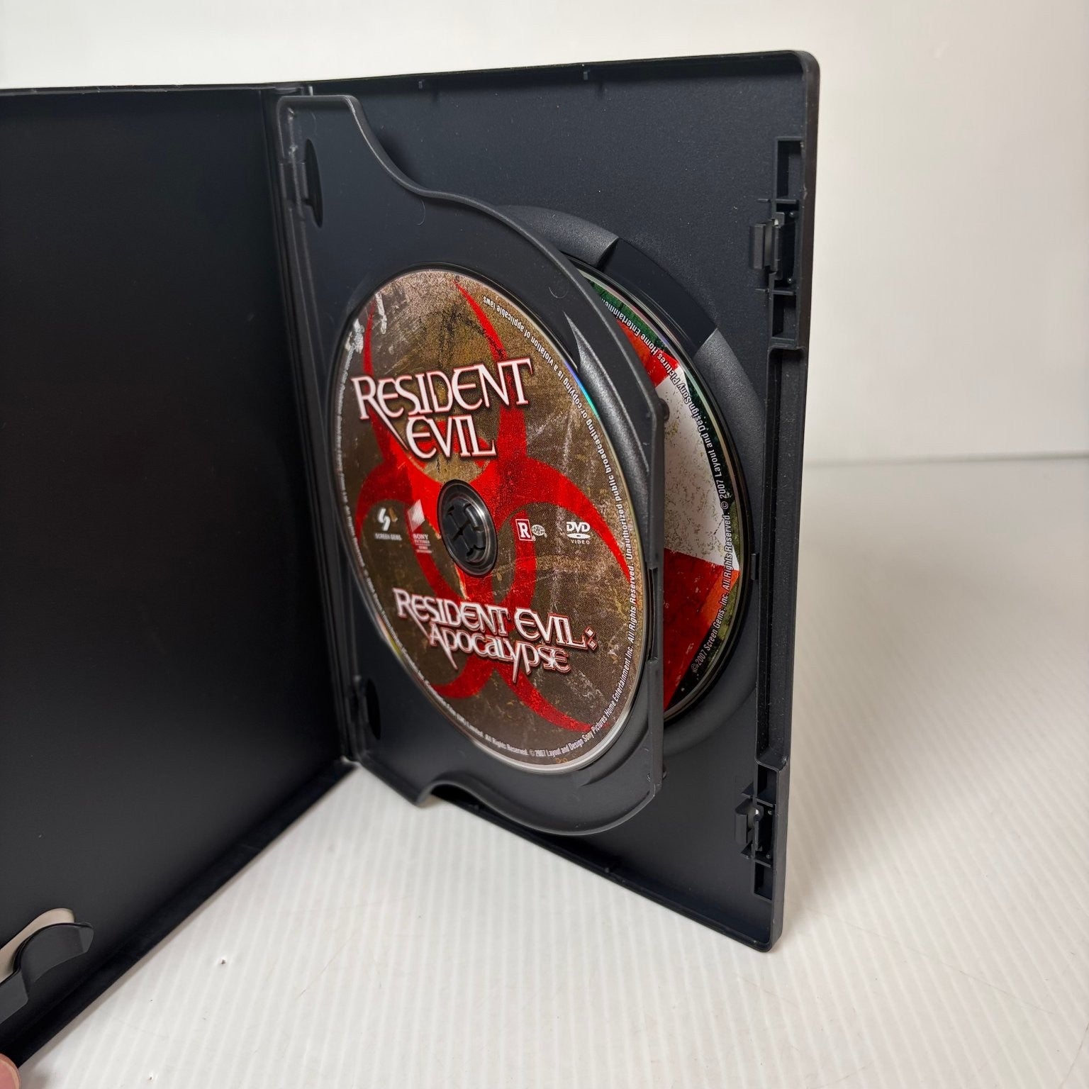 Resident Evil / Apocalypse DVD Resurrected Edition Milla Jovovich 2-Disc Set