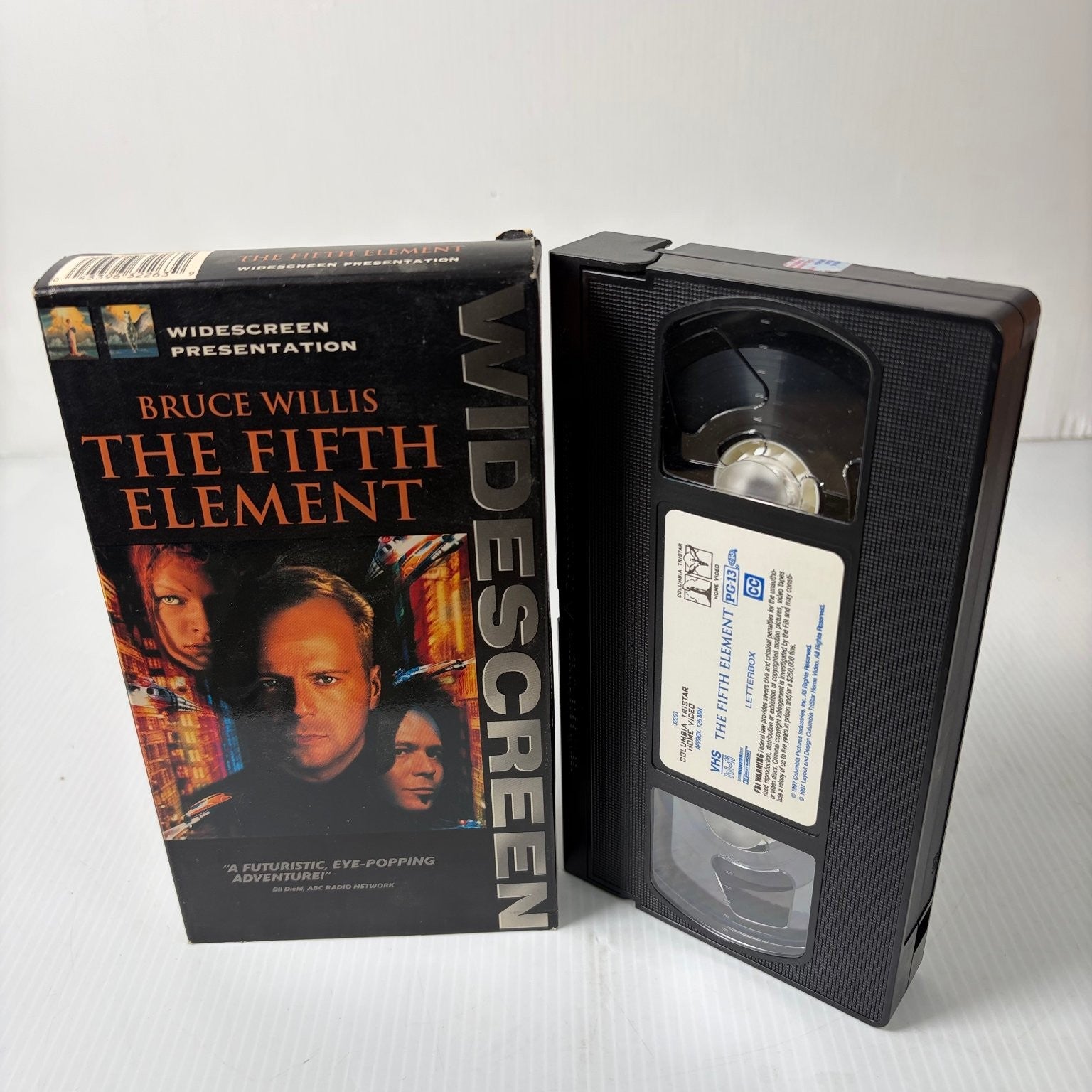 Fifth Element VHS 1997 Sci-Fi Widescreen Columbia TriStar Home Video