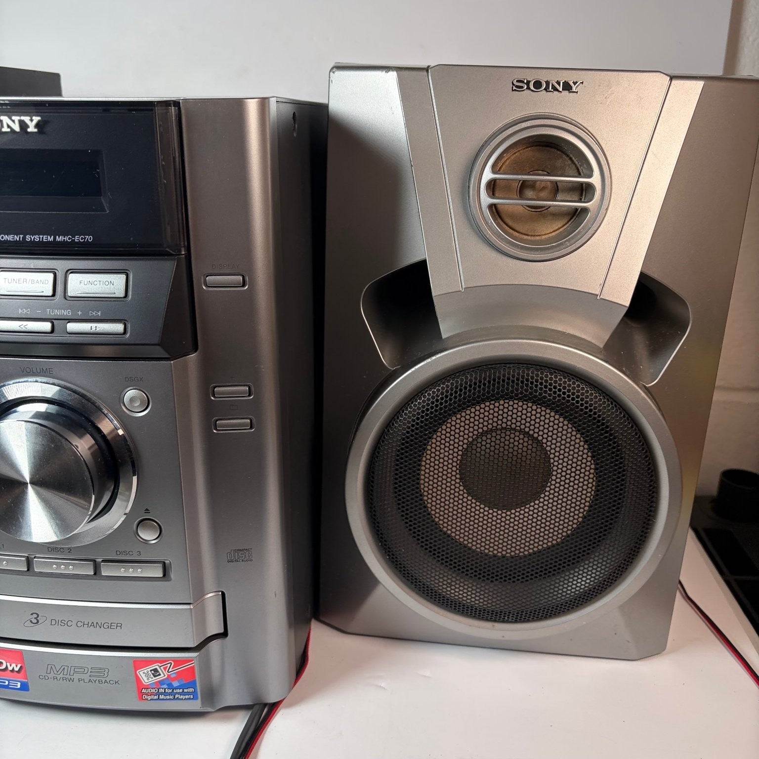 Sony MHC-EC70 Mini Hi-Fi Component System 3-Disc CD (Tape Player Not Working)