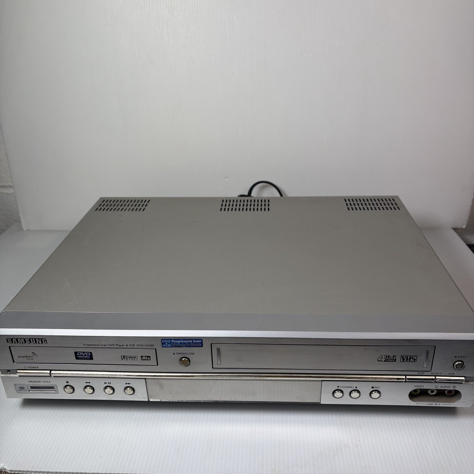 Samsung DVD-V2500 VCR Combo Deck ONLY VCR WORKING As Is