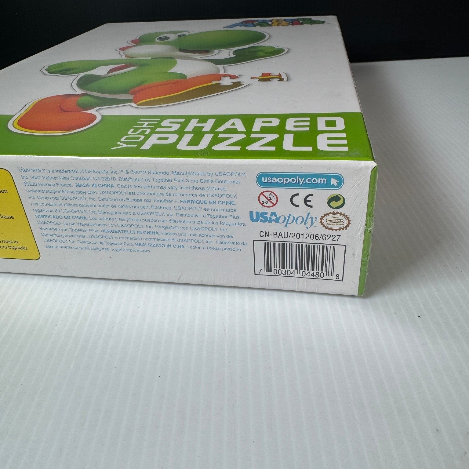 Super Mario Yoshi Shaped Puzzle USAopoly 200 Piece Jigsaw Puzzle