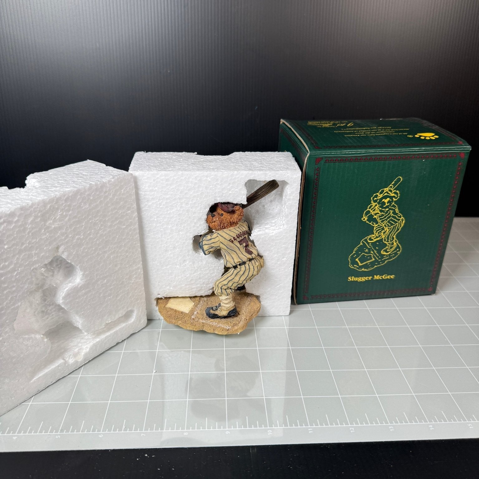 Slugger McGee Swing Batta Batta Boyd's Bears & Friends Resin Statue Baseball