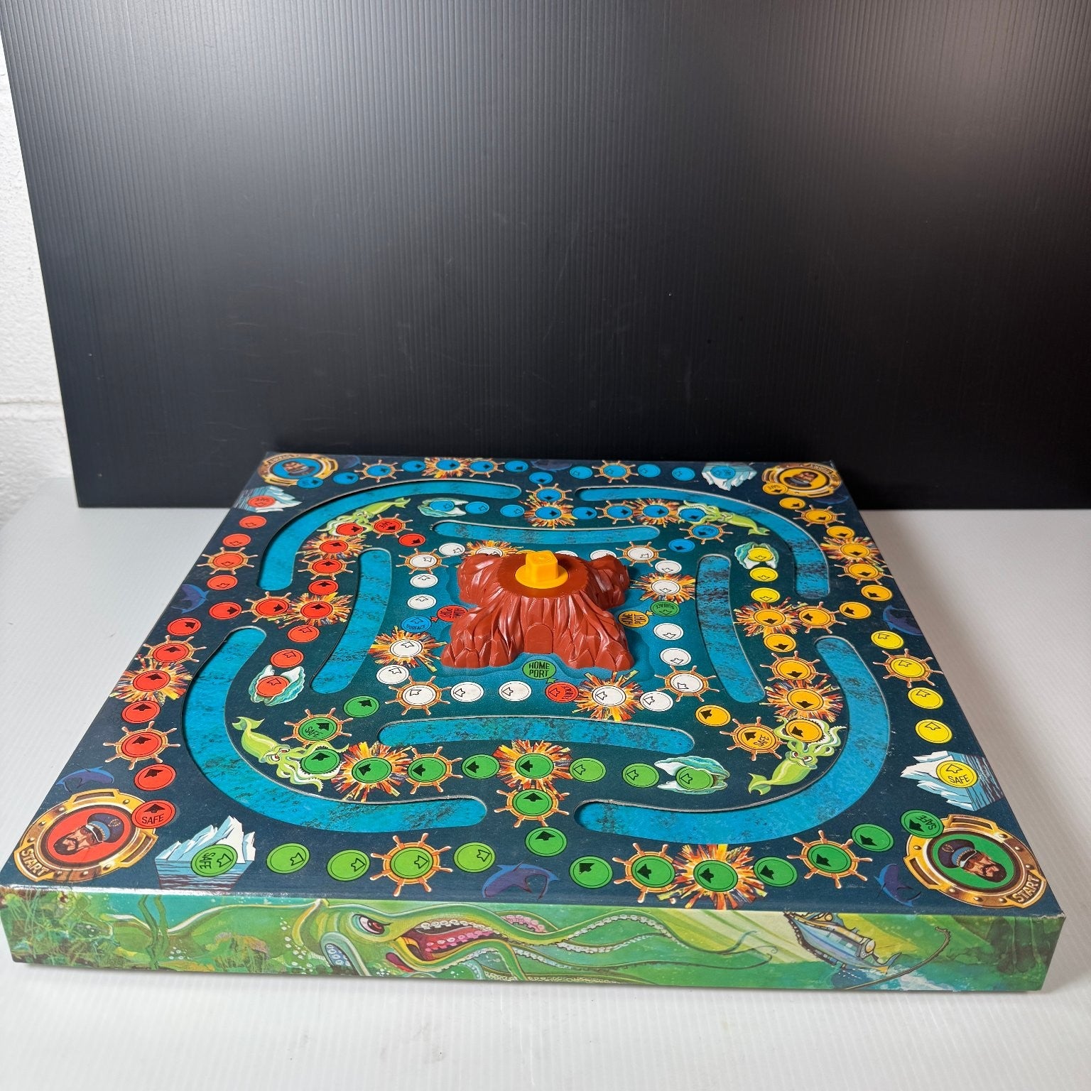 Disney World 20,000 Leagues Under The Sea Game Lakeside Board Game Complete