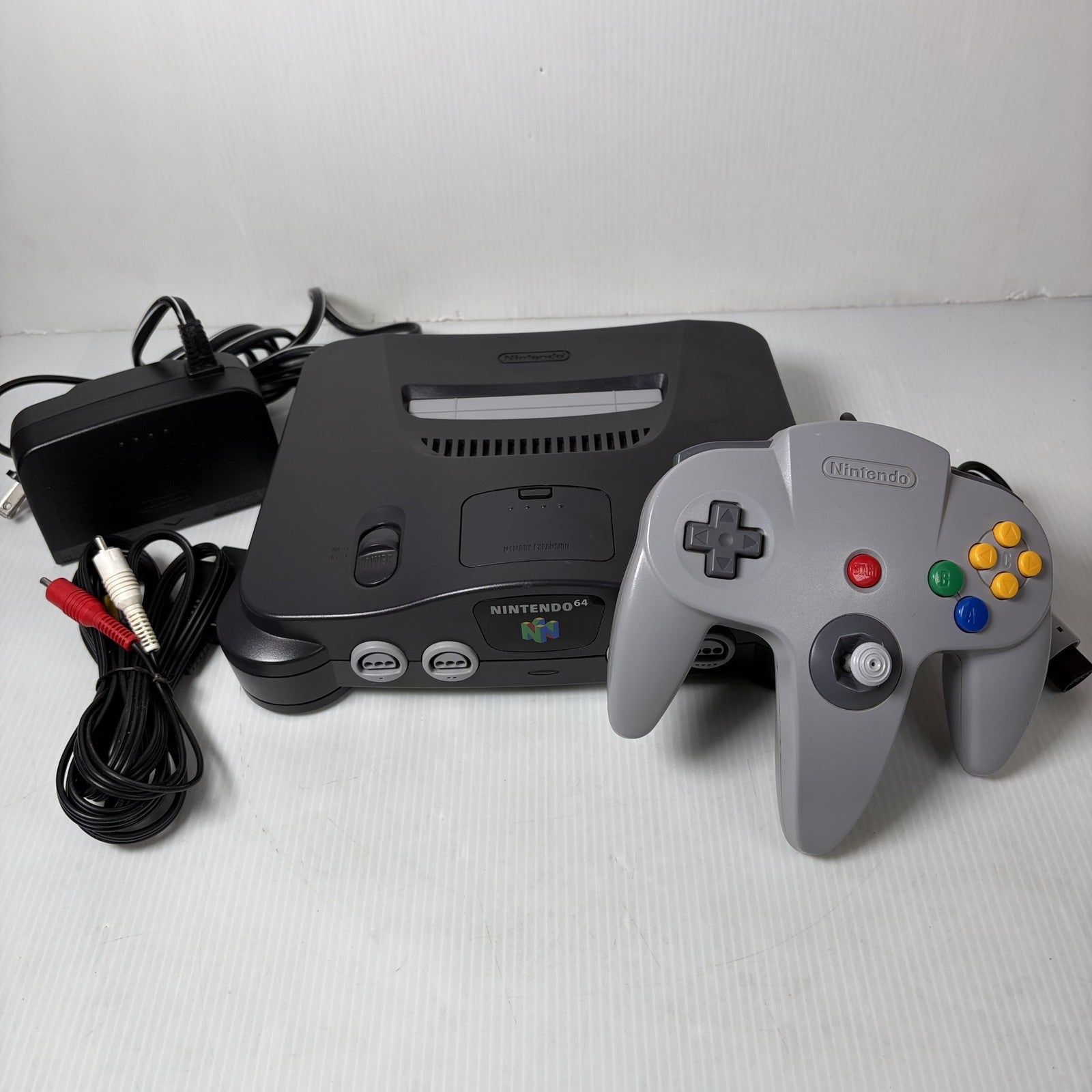 Nintendo 64 N64 Console System Gray NUS-001(USA) with OEM Controller & Cables