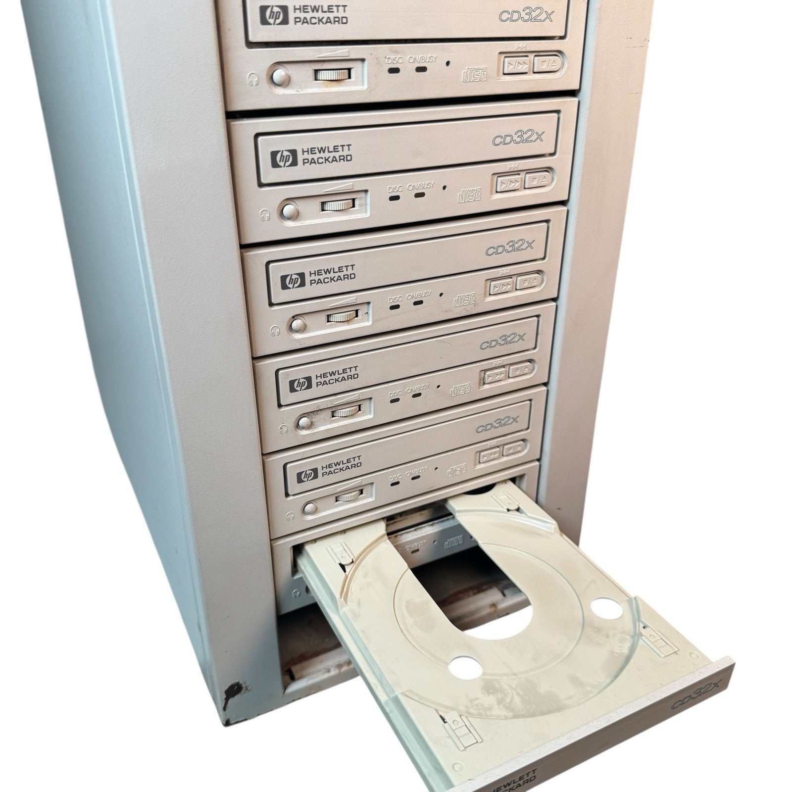 HP SureStore J3276A CD-ROM Tower Server with 6 HP CD-32X Drives & Key AS IS