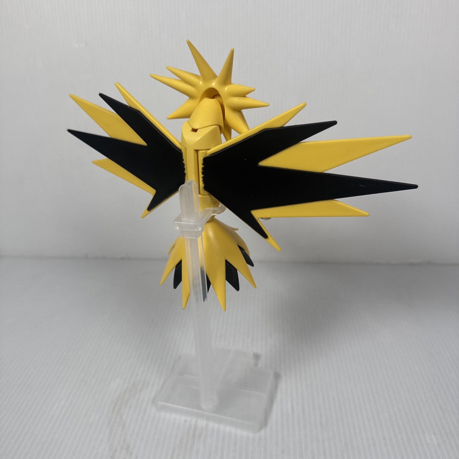 Pokemon Select Series 2 ZAPDOS w Display Stand 6" Articulated Figure 2022