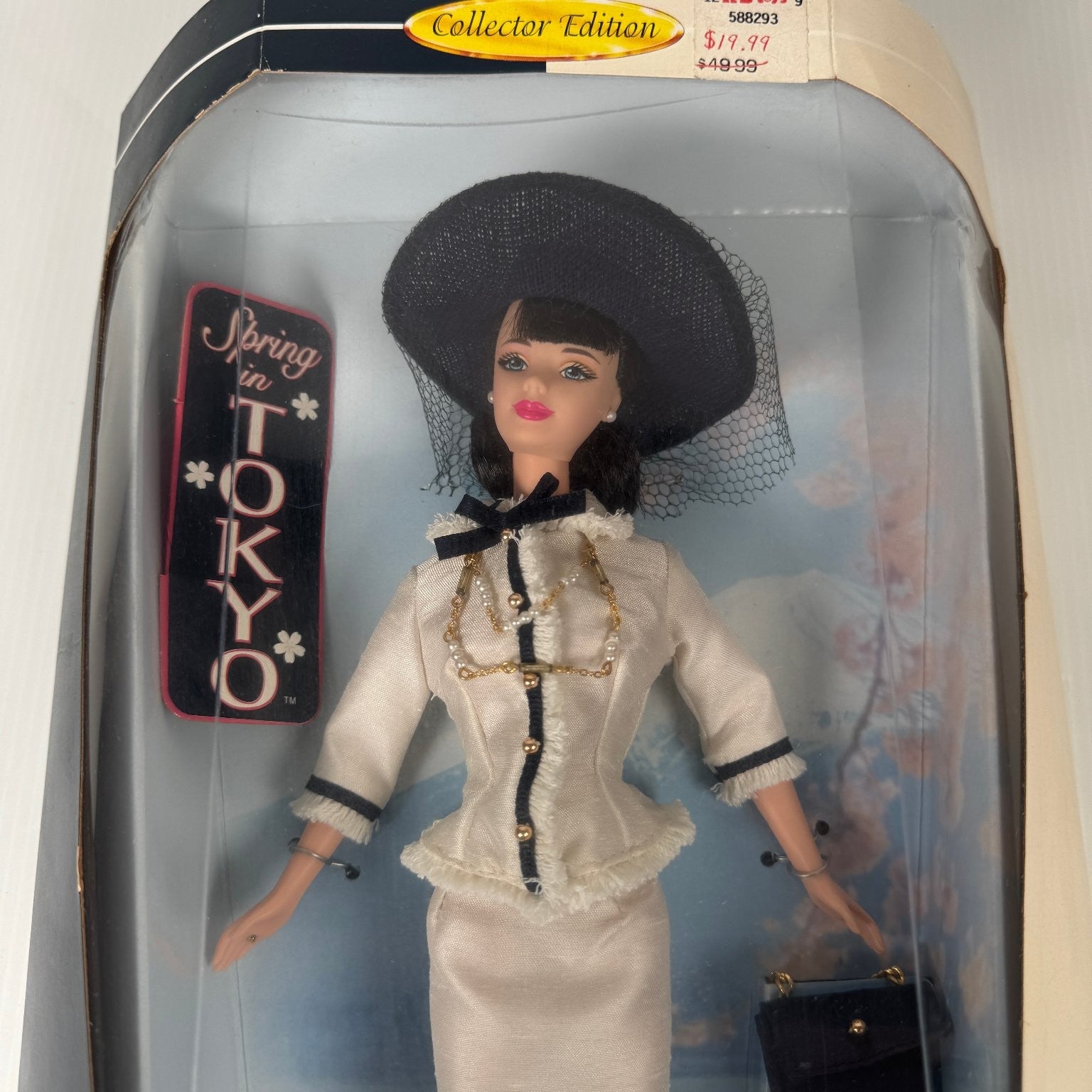 Mattel Barbie Spring in Tokyo 1999 Collector Edition Doll 11.5 Inch