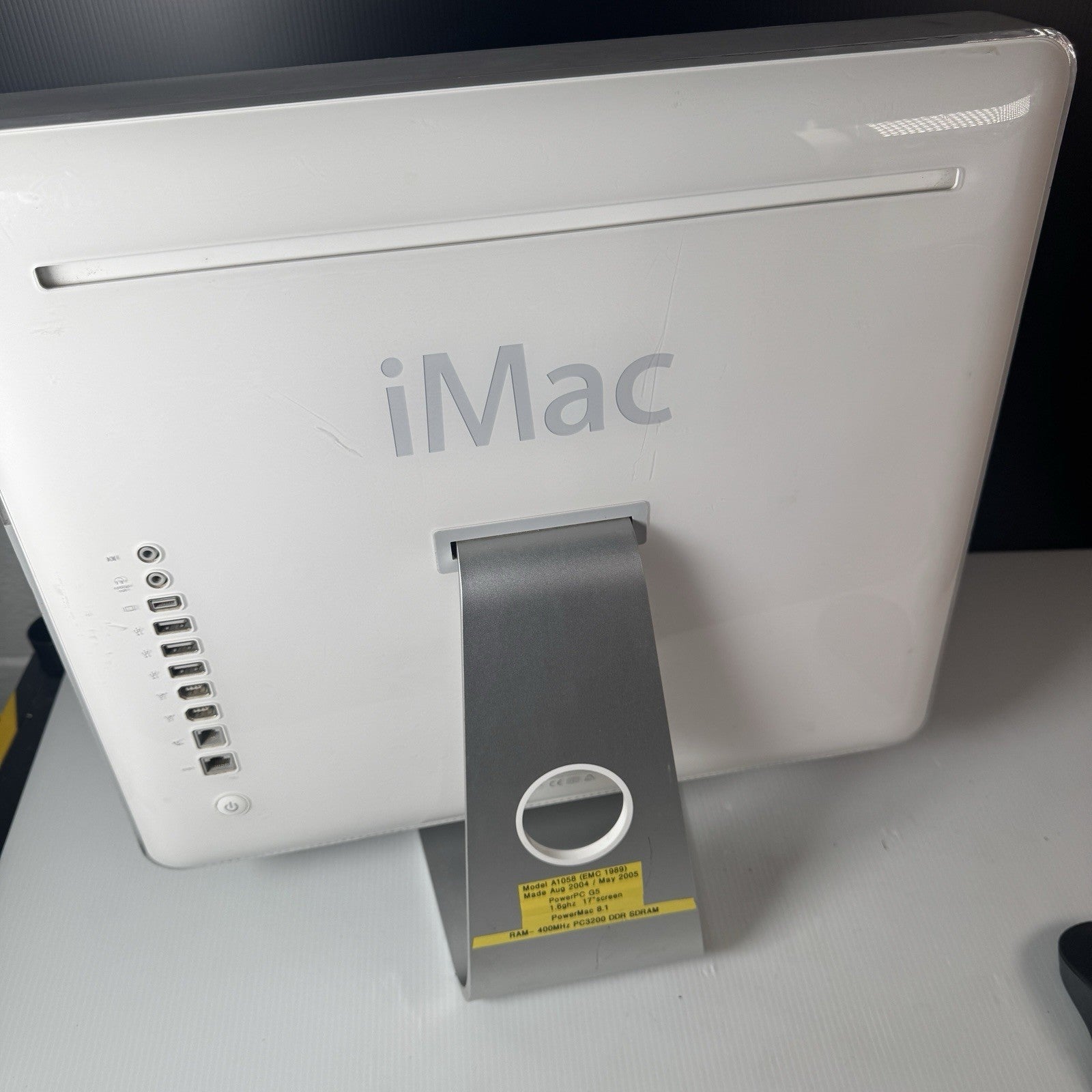 Apple iMac A1058 17" Desktop (August, 2004) PowerPC G5 2GB DDR SDRAM Works