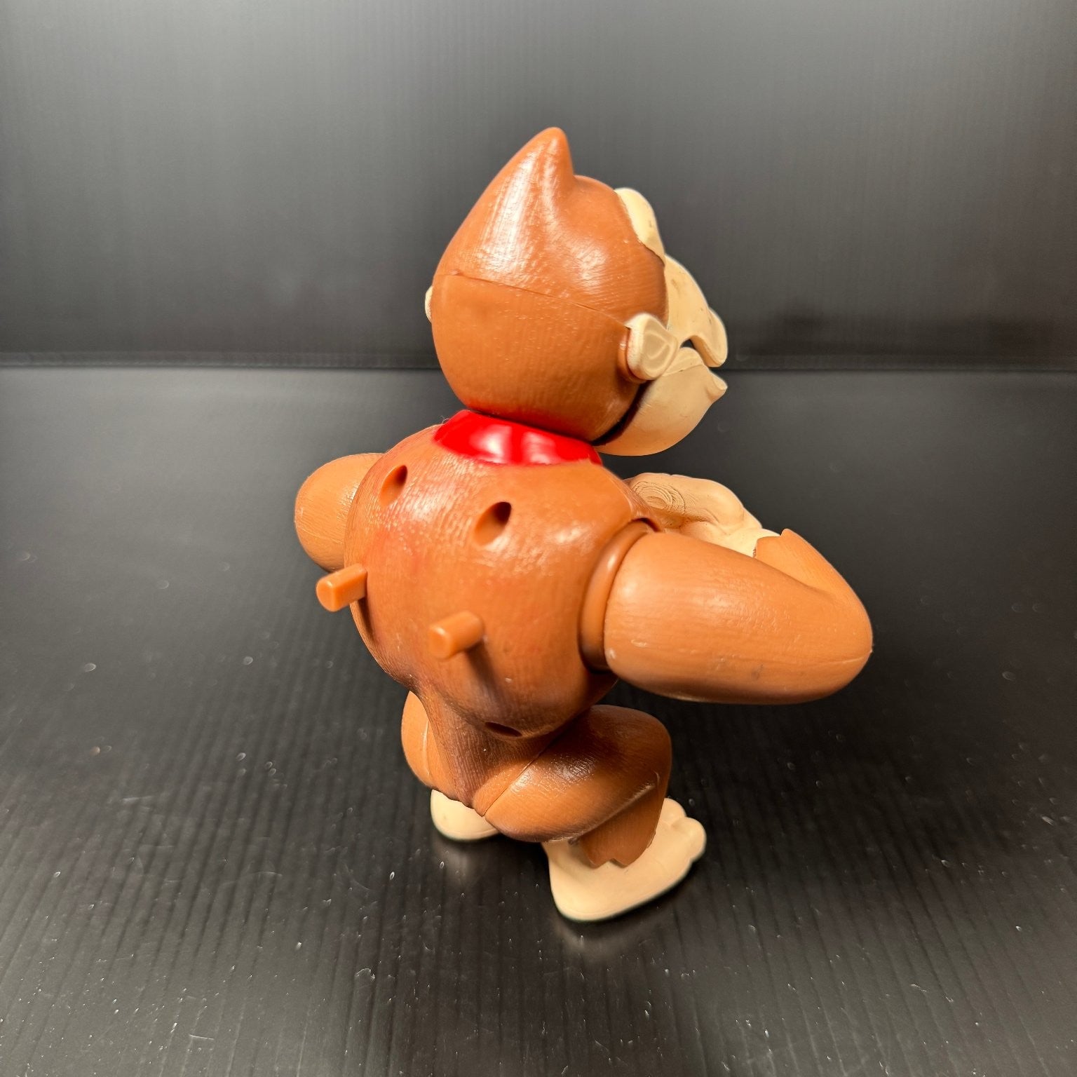 Vintage Chest Slammin Donkey Kong 5in Plastic Action Figure Nintendo 64 Era