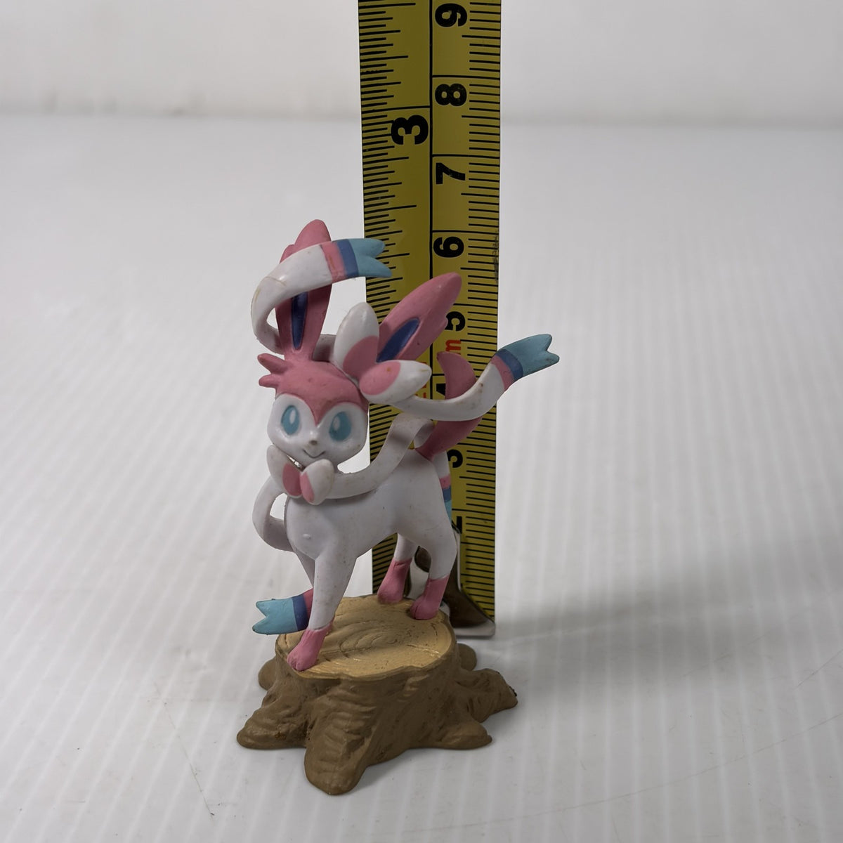 Sylveon Pokemon Action Figure Mini Figurine 2013 Nintendo with Stand 2.5" PVC