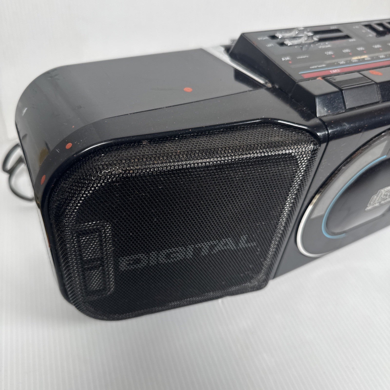 Magnavox D8880 Disc Radio Cassette Recorder CD Works, Cassette Eats Tape AS IS