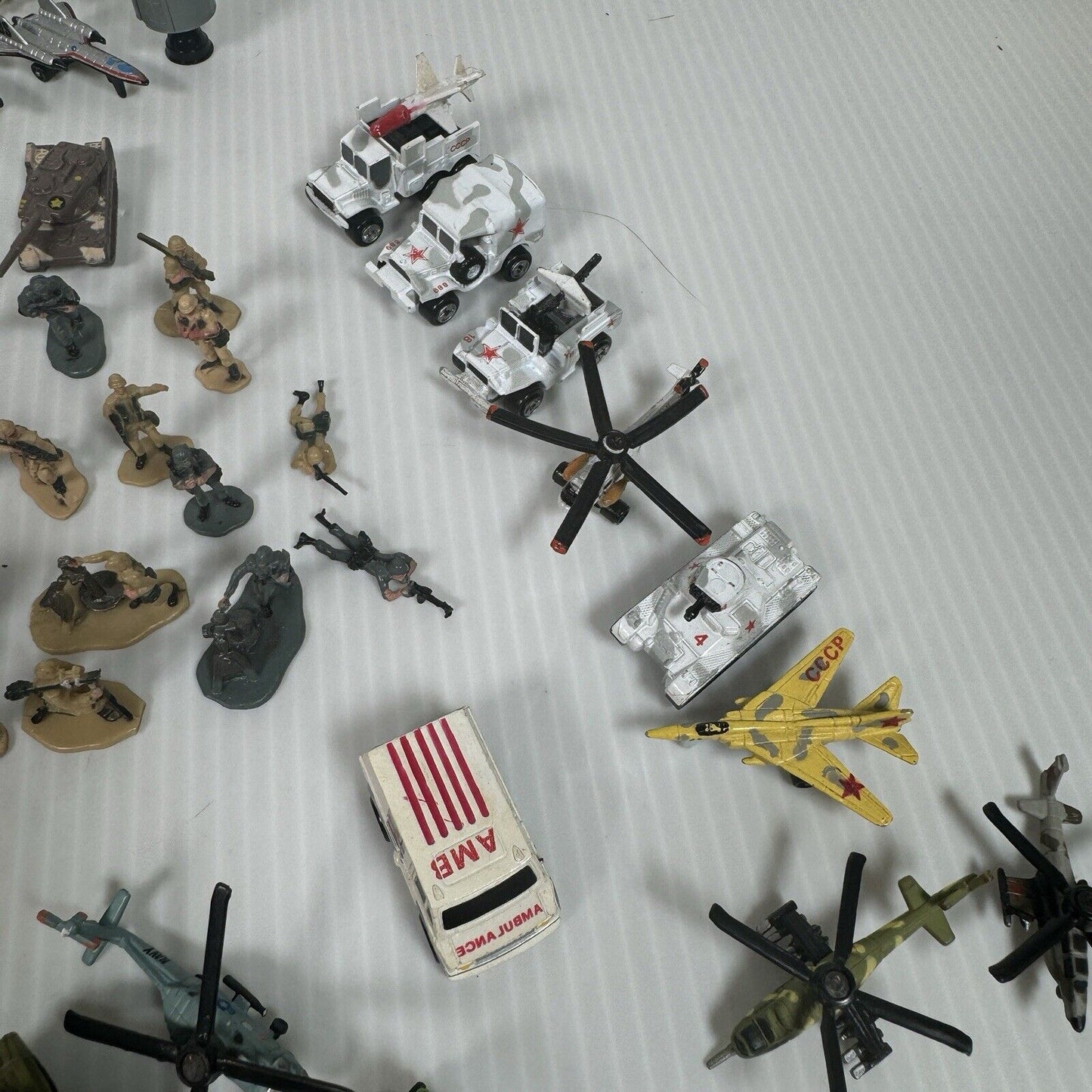 VTG 1990s Lot 50+ Military Micromachines w/ CCCP & US Tanks, Planes, Helicopters