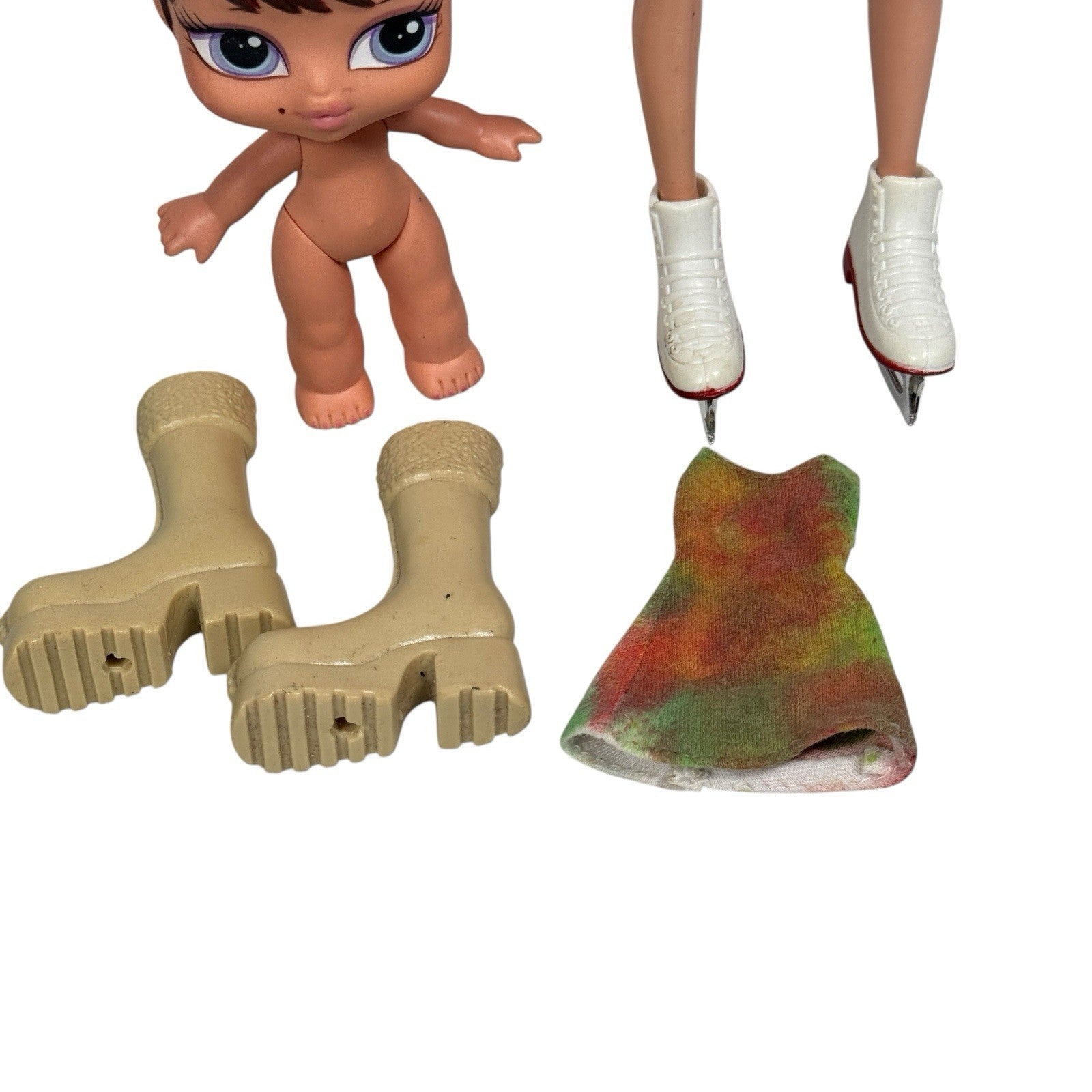 2015 MGA Bratz Selfie Snap Cloe Doll w/ Skates & Baby Phoebe Plus Extras