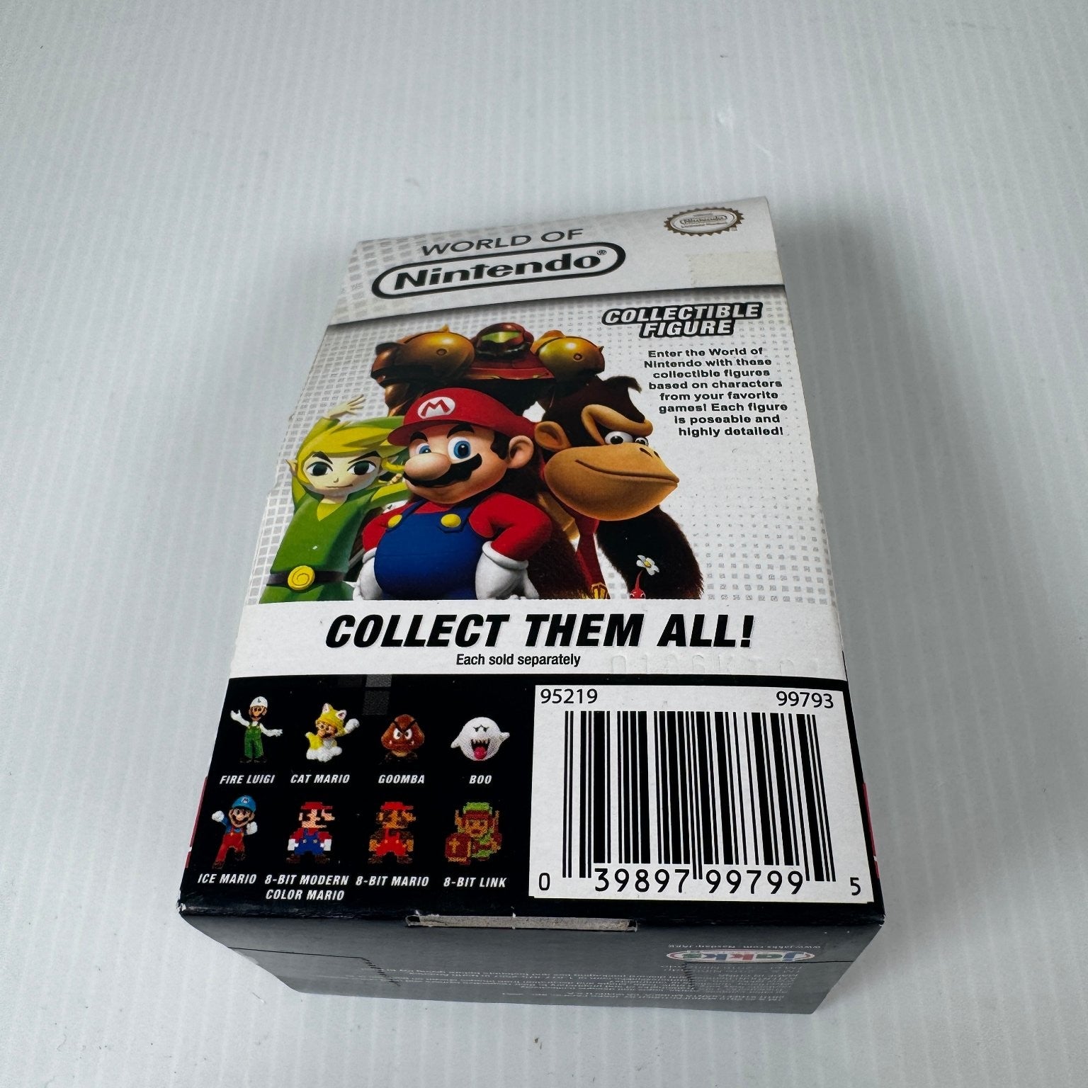 World of Nintendo Fire Luigi Super Mario 2.5" Collectible Figure