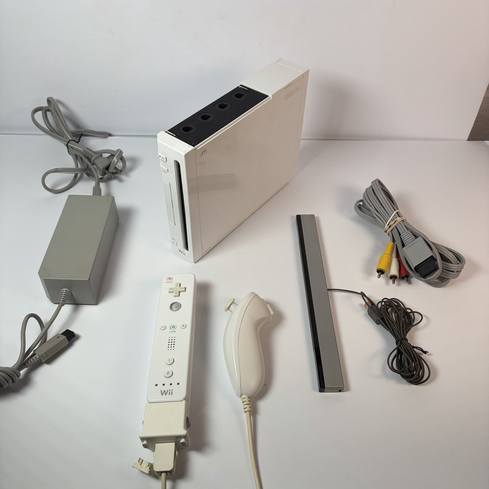 Nintendo Wii RVL-001 White Console w/ Motion Plus & Nunchuk C Condition Working