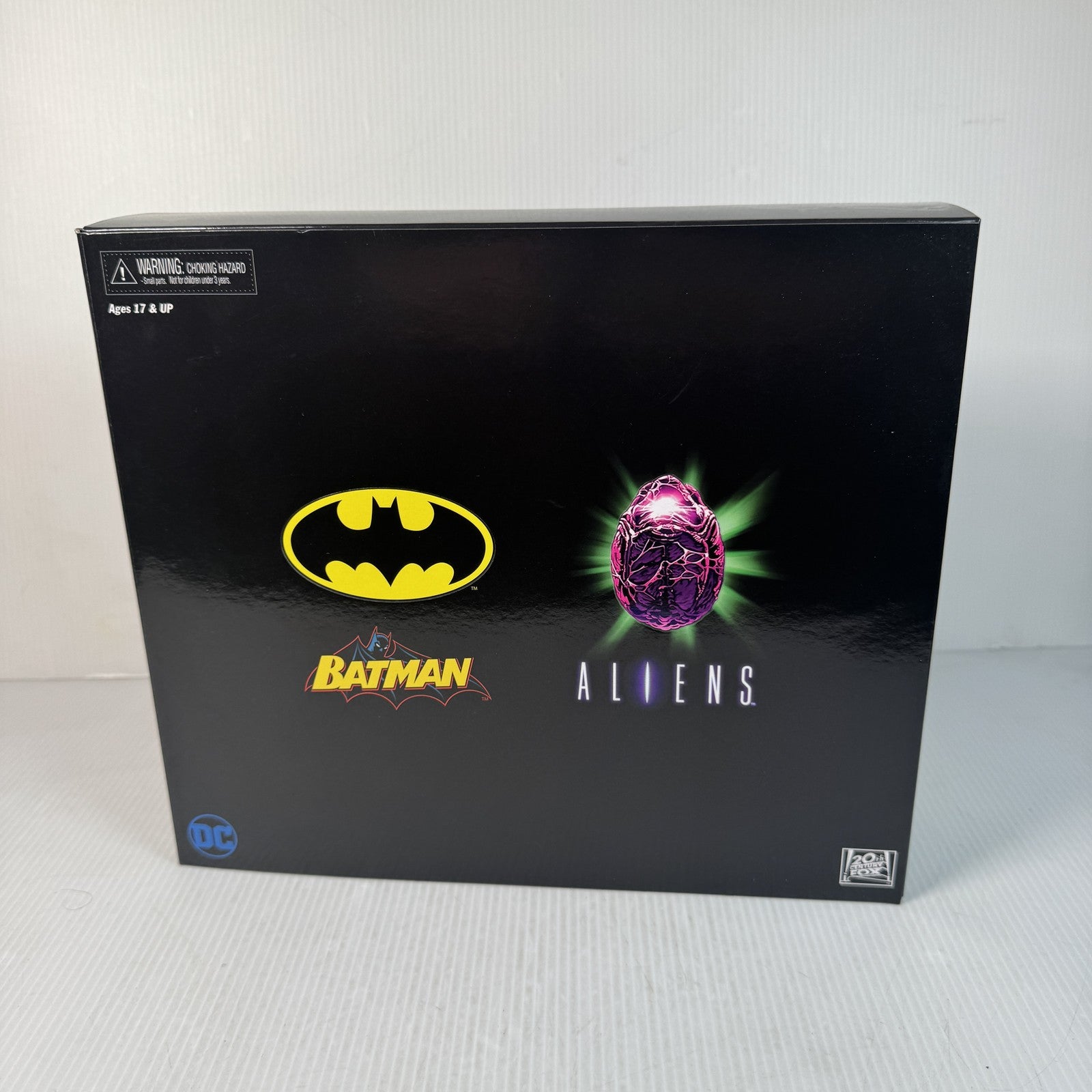 NECA Batman vs Aliens Figure 2-Pack DC Comics 20th Century Fox SDCC Exclusive