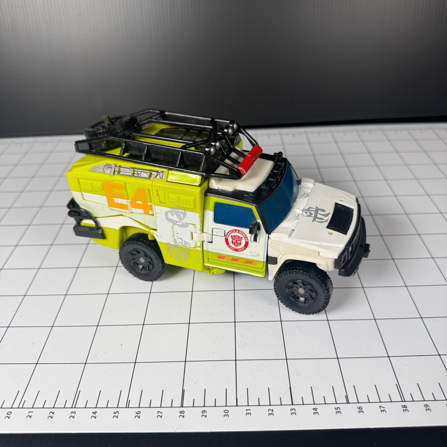 Transformers Dark of the Moon Voyager Class Ratchet Target Exclusive Incomplete