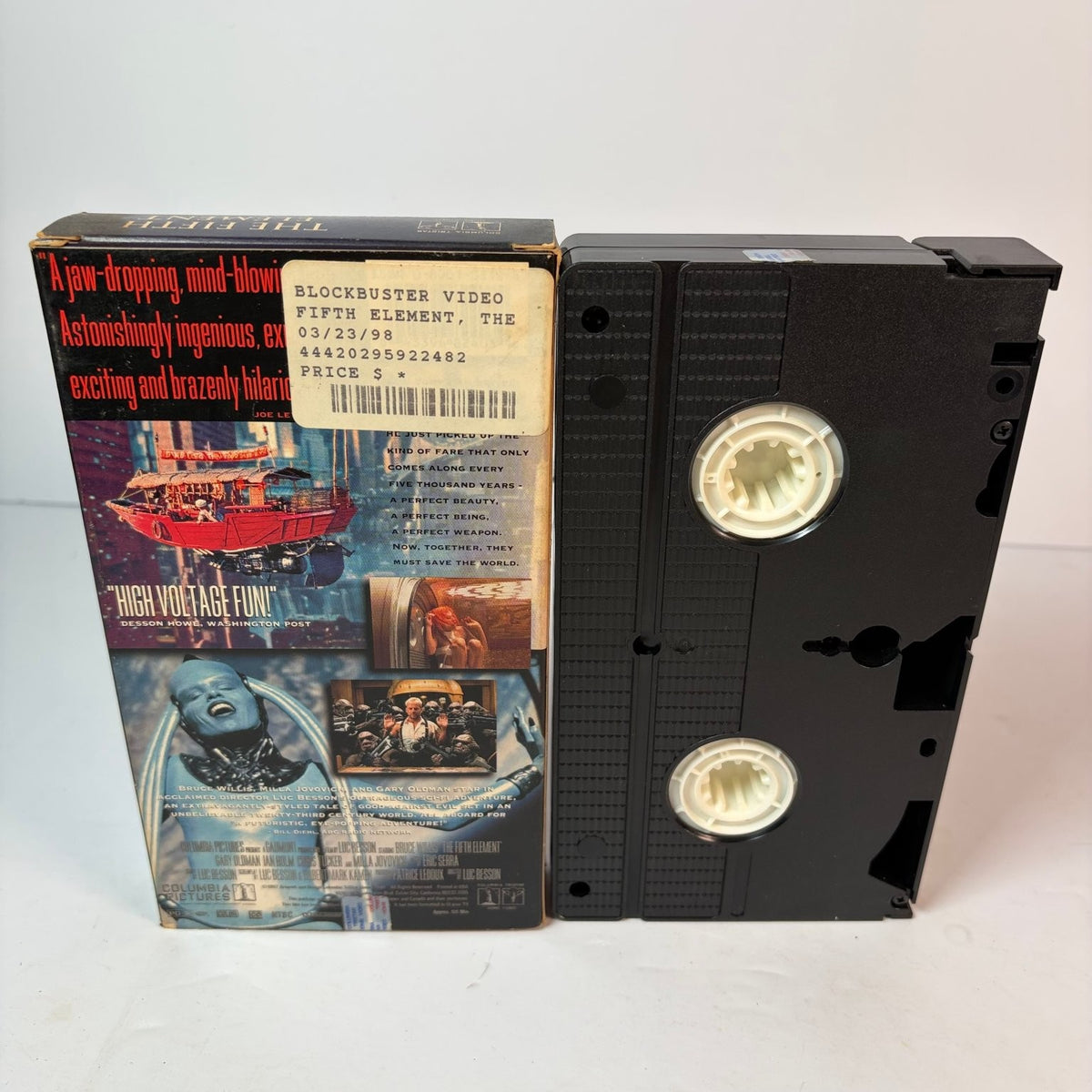 Bruce Willis The Fifth Element VHS 1997 Sci-Fi Action Columbia TriStar