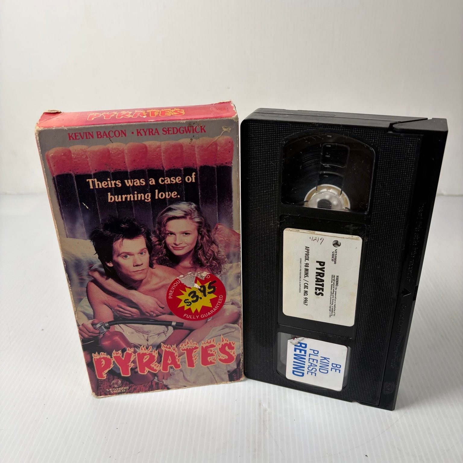 PYRATES VHS 1992 Romantic Comedy Kevin Bacon Kyra Sedgwick LIVE Home Video