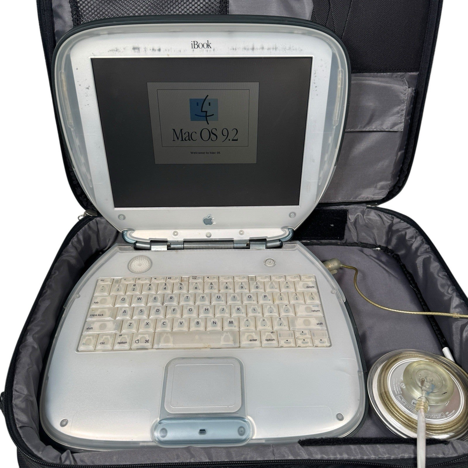 Apple M2453 Gray Clamshell iBook G3 OS 9.2 5.6GB HDD 128MB RAM Needs Battery