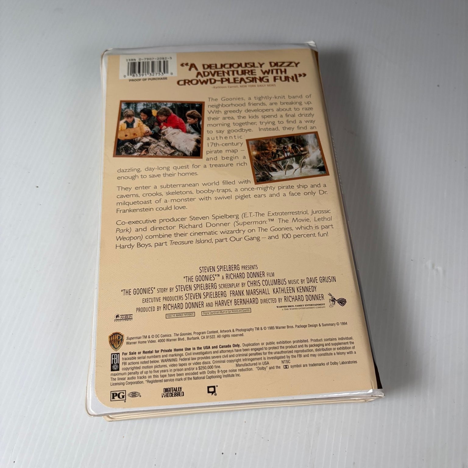 The Goonies VHS 1994 Adventure Family Original Release Warner Bros Clamshell