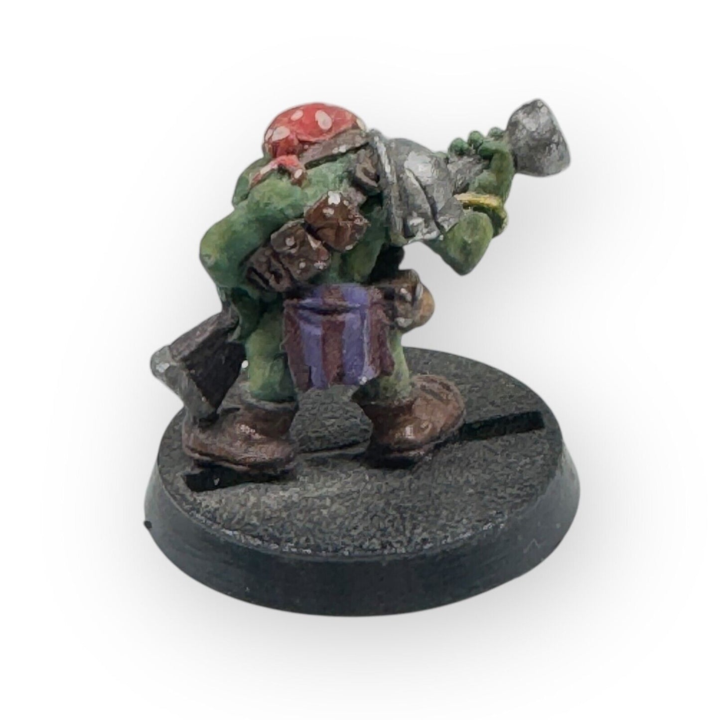 Warhammer 40K Rogue Trader Gretchin Weirdboy Armed with Blunderbuss Painted