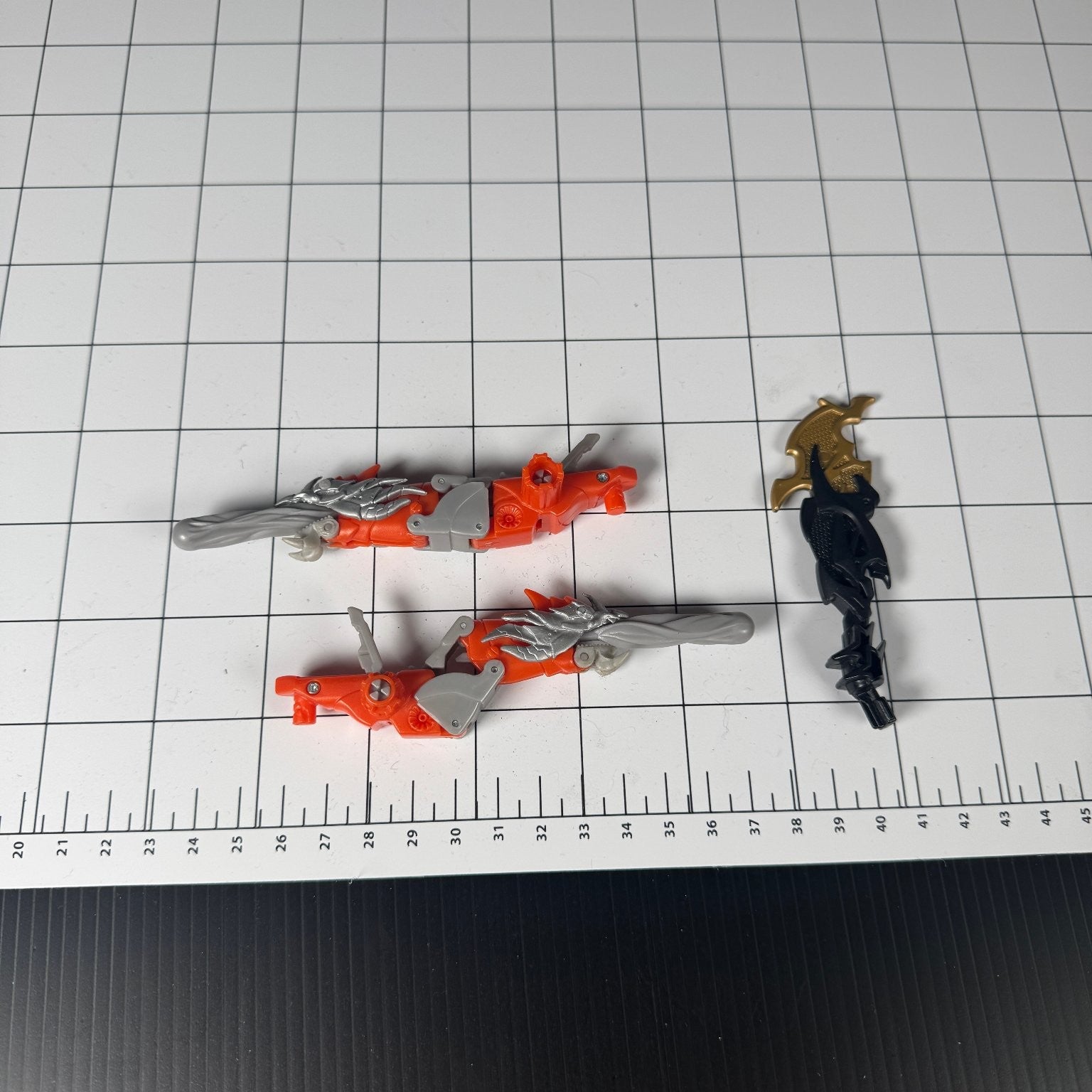 Predaking Predacon Dual Hydrafire Blasters & Tail Sword 2013 Beast Wars