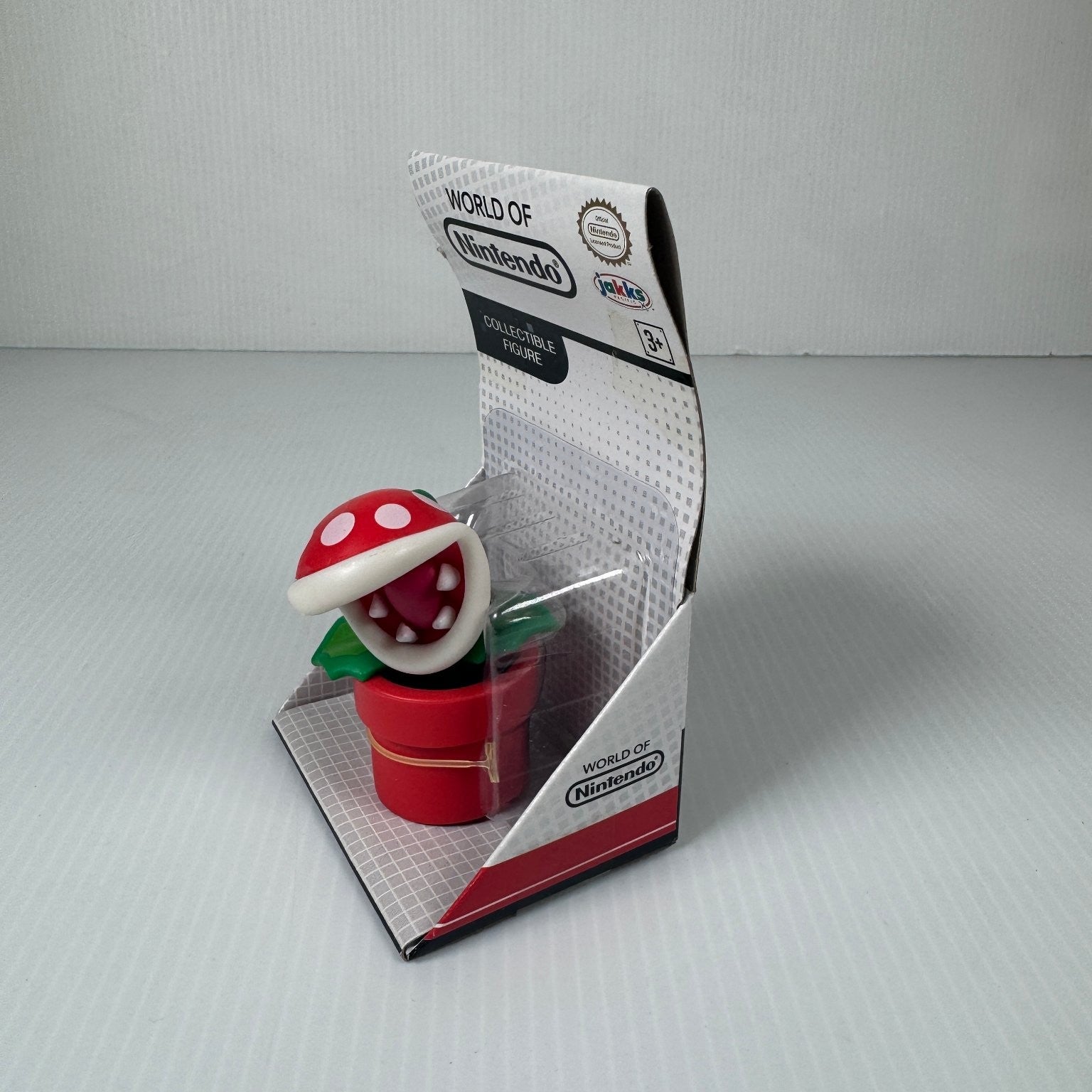 World of Nintendo Red Piranha Plant 2.5" Super Mario Collectible Figure