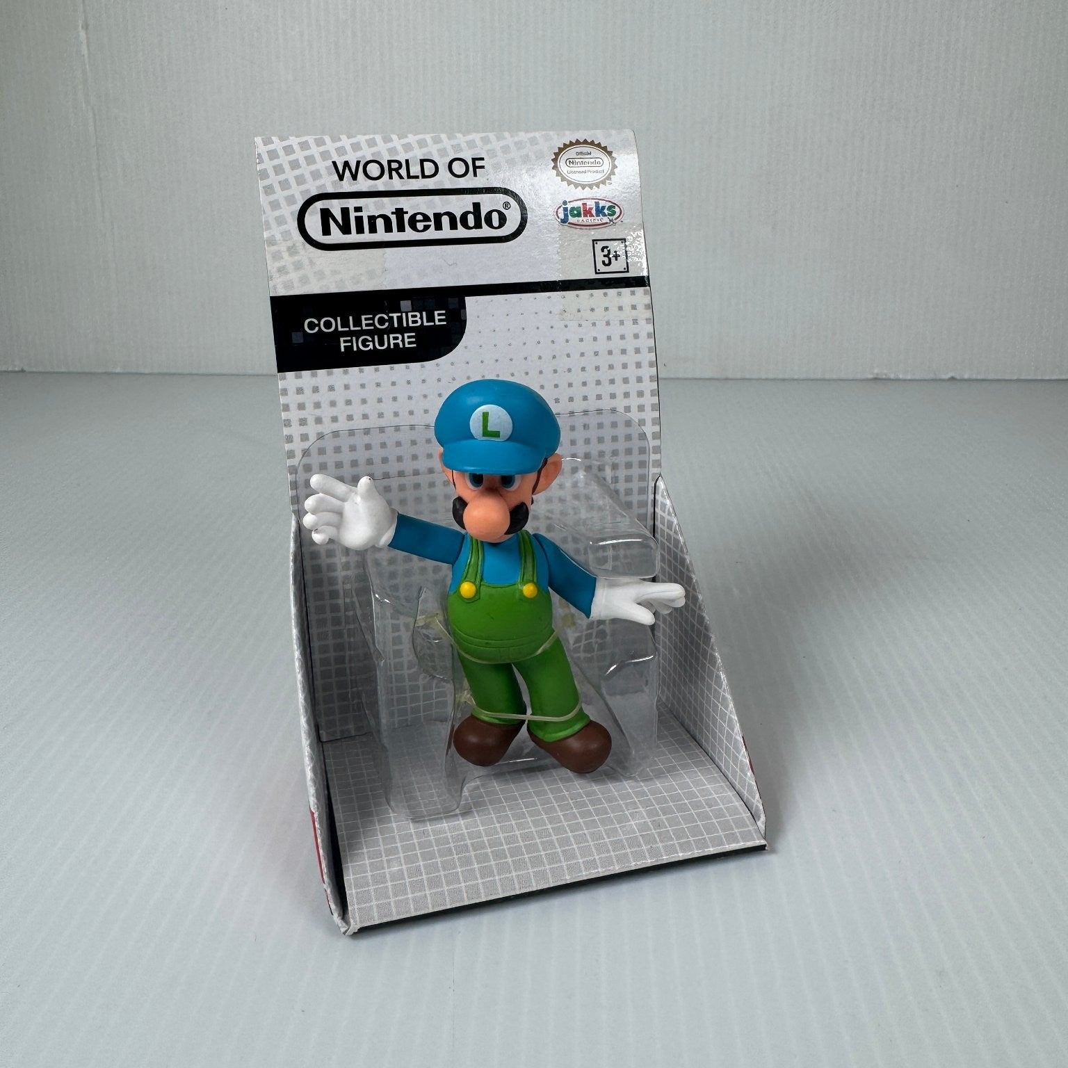 World of Nintendo Luigi Action Figure Super Mario 2.5" Collectible