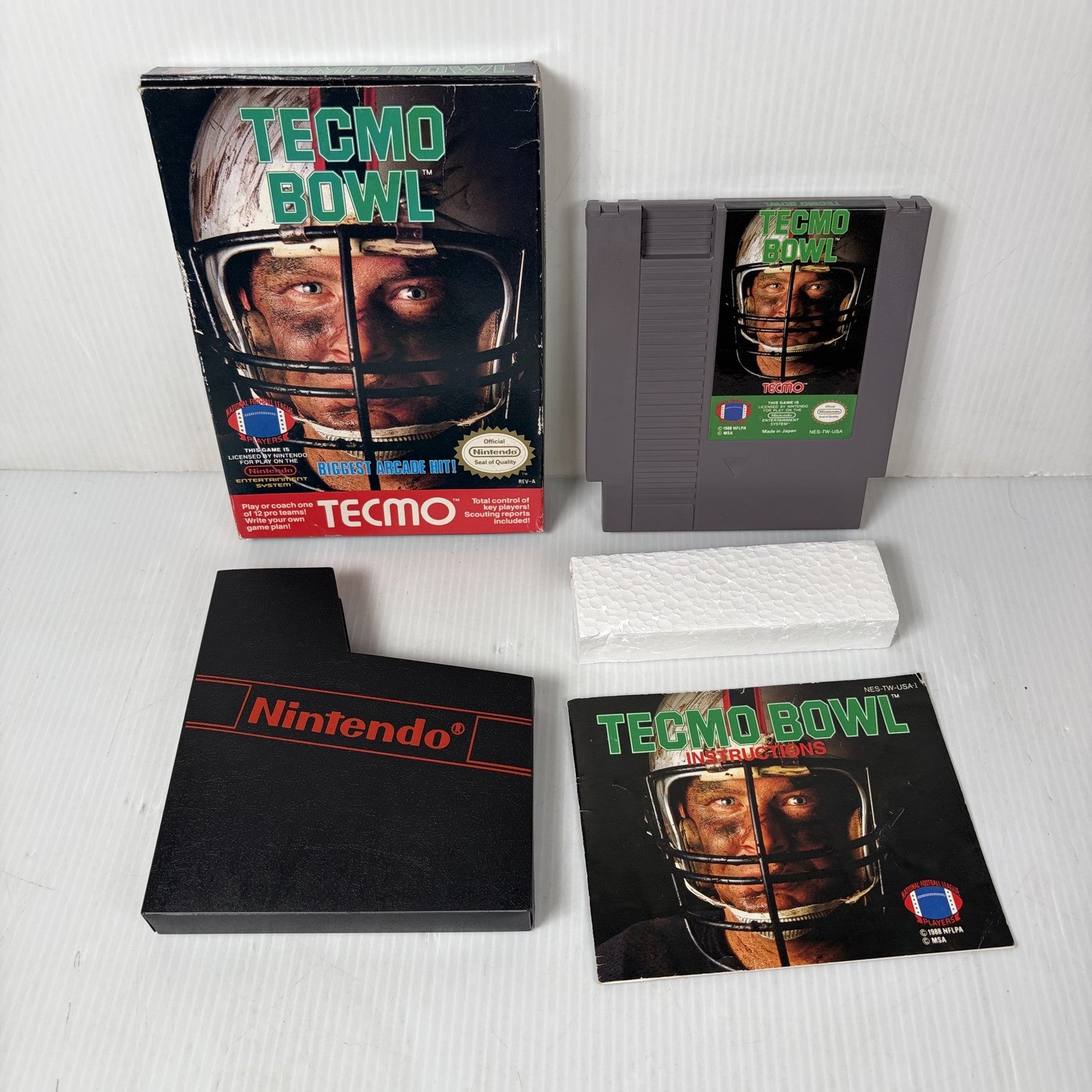 Tecmo Bowl Nintendo NES (1989) Complete CIB Authentic Tested & Working