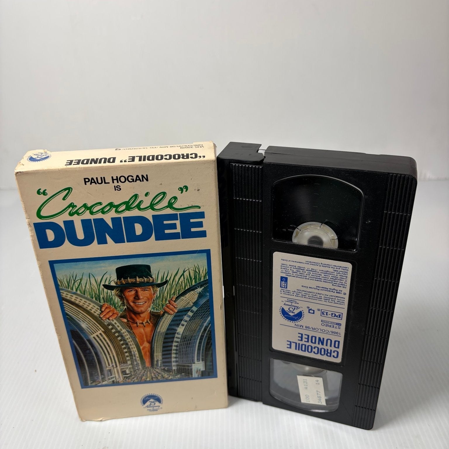 Crocodile Dundee VHS 1986 Comedy Adventure Paul Hogan Paramount Hi-Fi Stereo