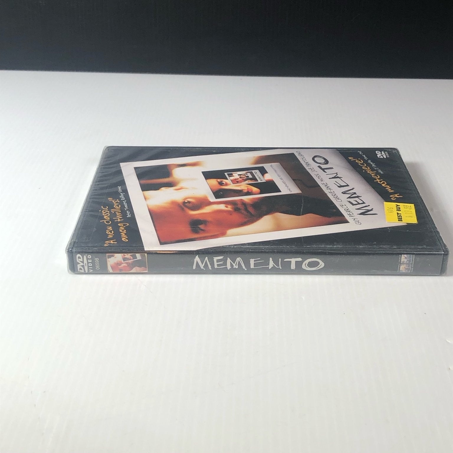 Memento DVD 2001 Christopher Nolan Guy Pearce Carrie-Anne Moss Special Features