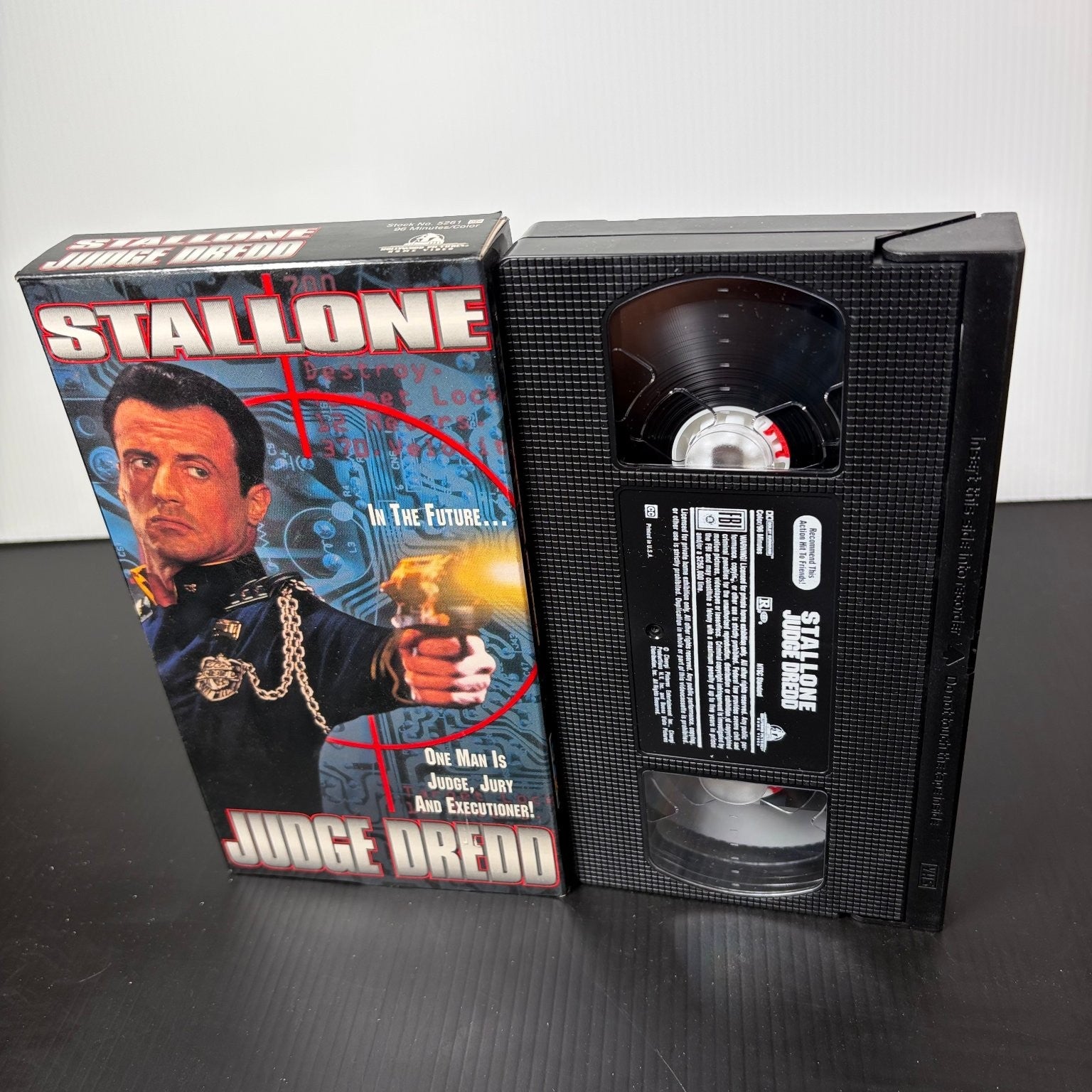 Judge Dredd VHS 1995 Action Sci-Fi Sylvester Stallone Universal Pictures