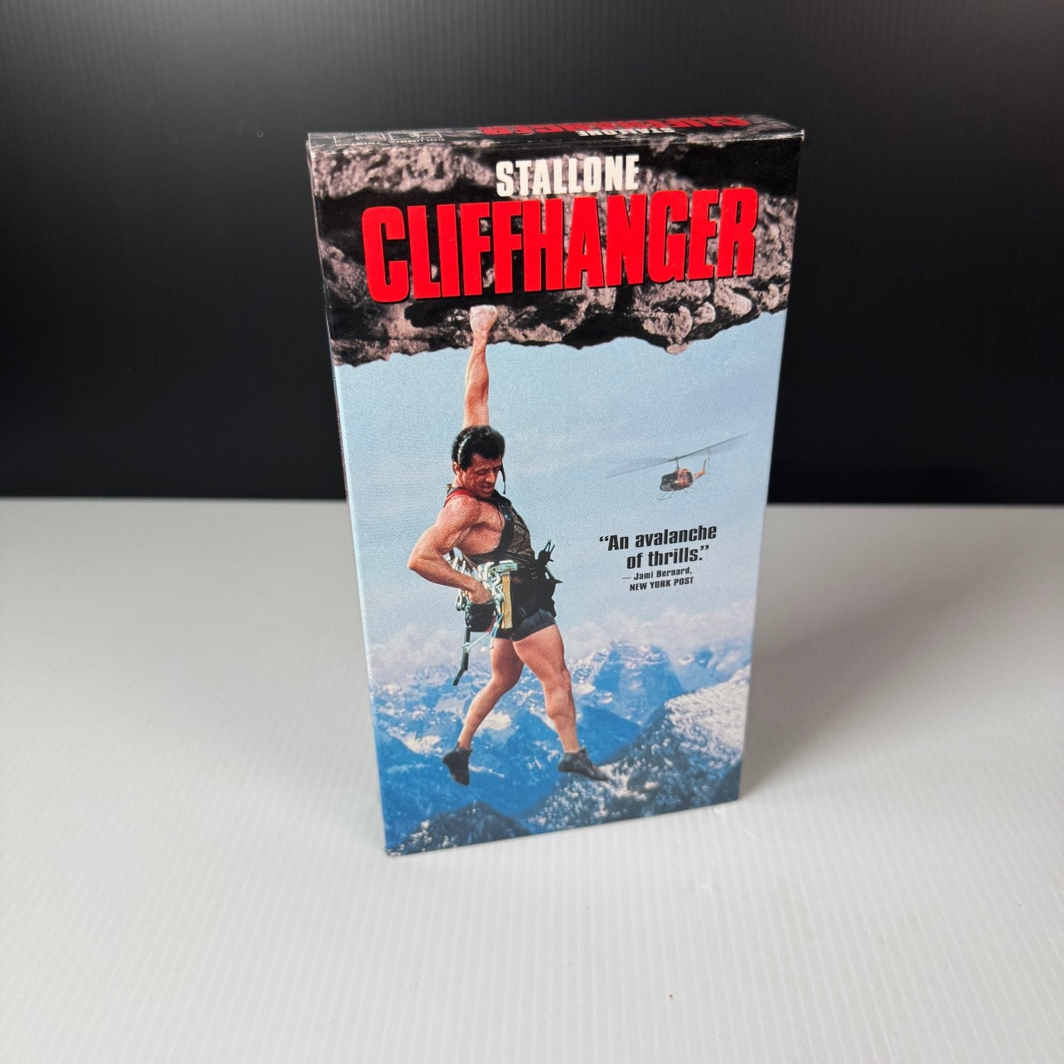 Cliffhanger VHS 1993 Action Thriller Original Release Columbia TriStar