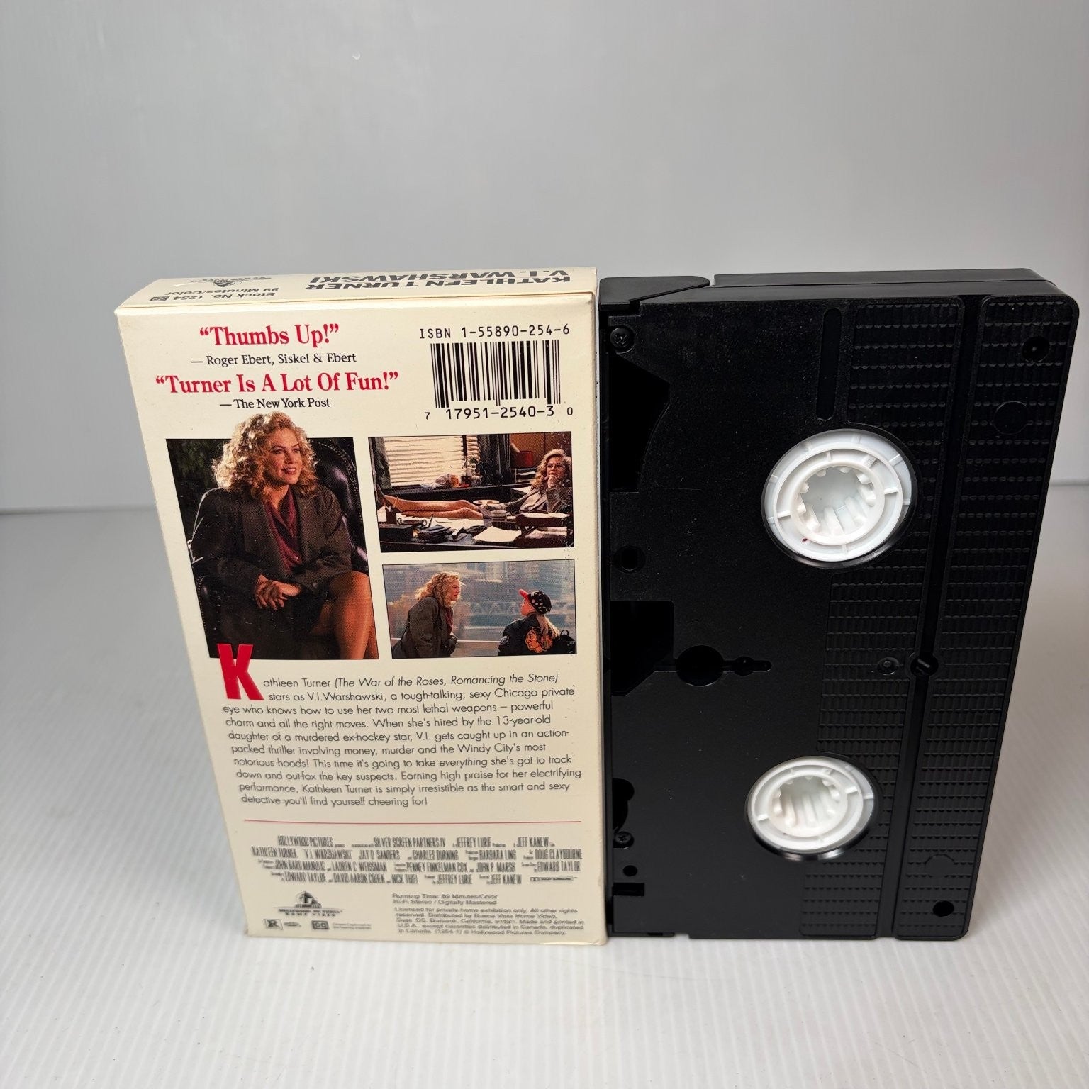V.I. Warshawski VHS 1991 Crime Mystery Kathleen Turner Hollywood Pictures