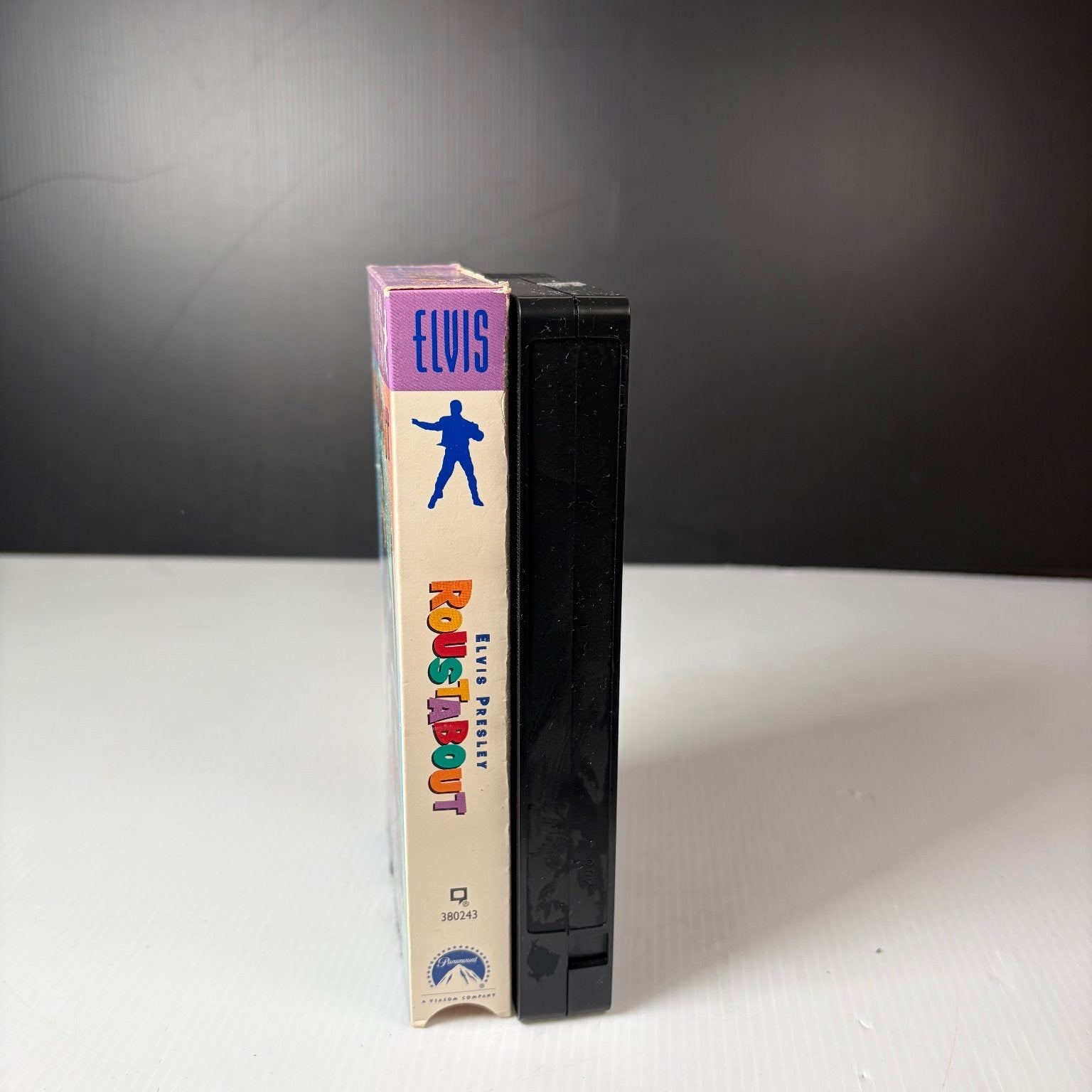 ELVIS ROUSTABOUT VHS 1964 Musical Comedy Drama Paramount Pictures