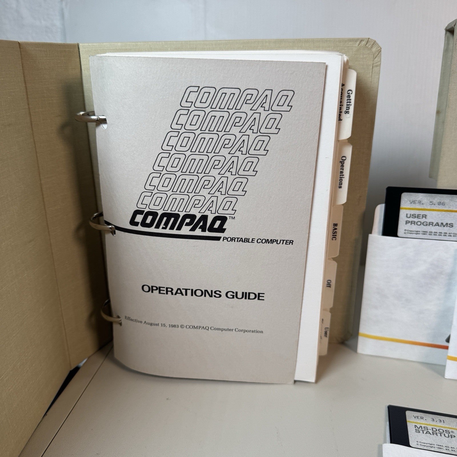 Compaq Portable Model 1 (1983) IBM PC Compatible w/ Manual & Disks AS IS