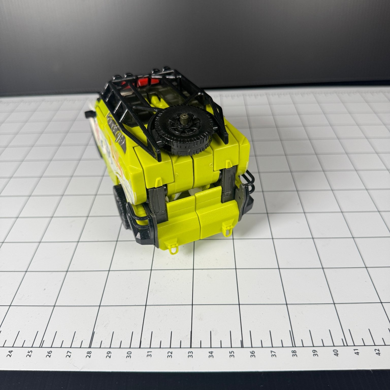 Transformers Dark of the Moon Voyager Class Ratchet Target Exclusive Incomplete