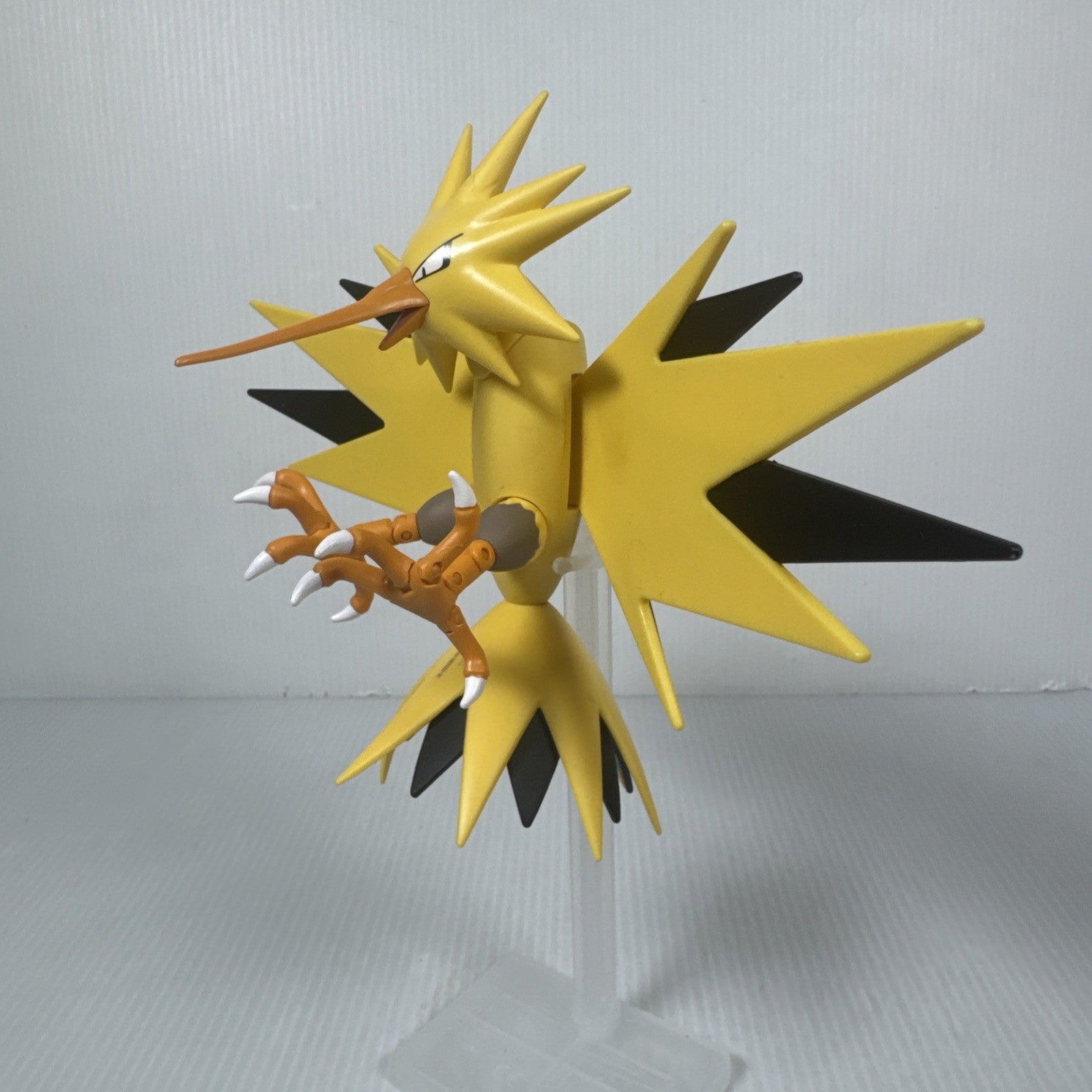 Pokemon Select Series 2 ZAPDOS w Display Stand 6" Articulated Figure 2022