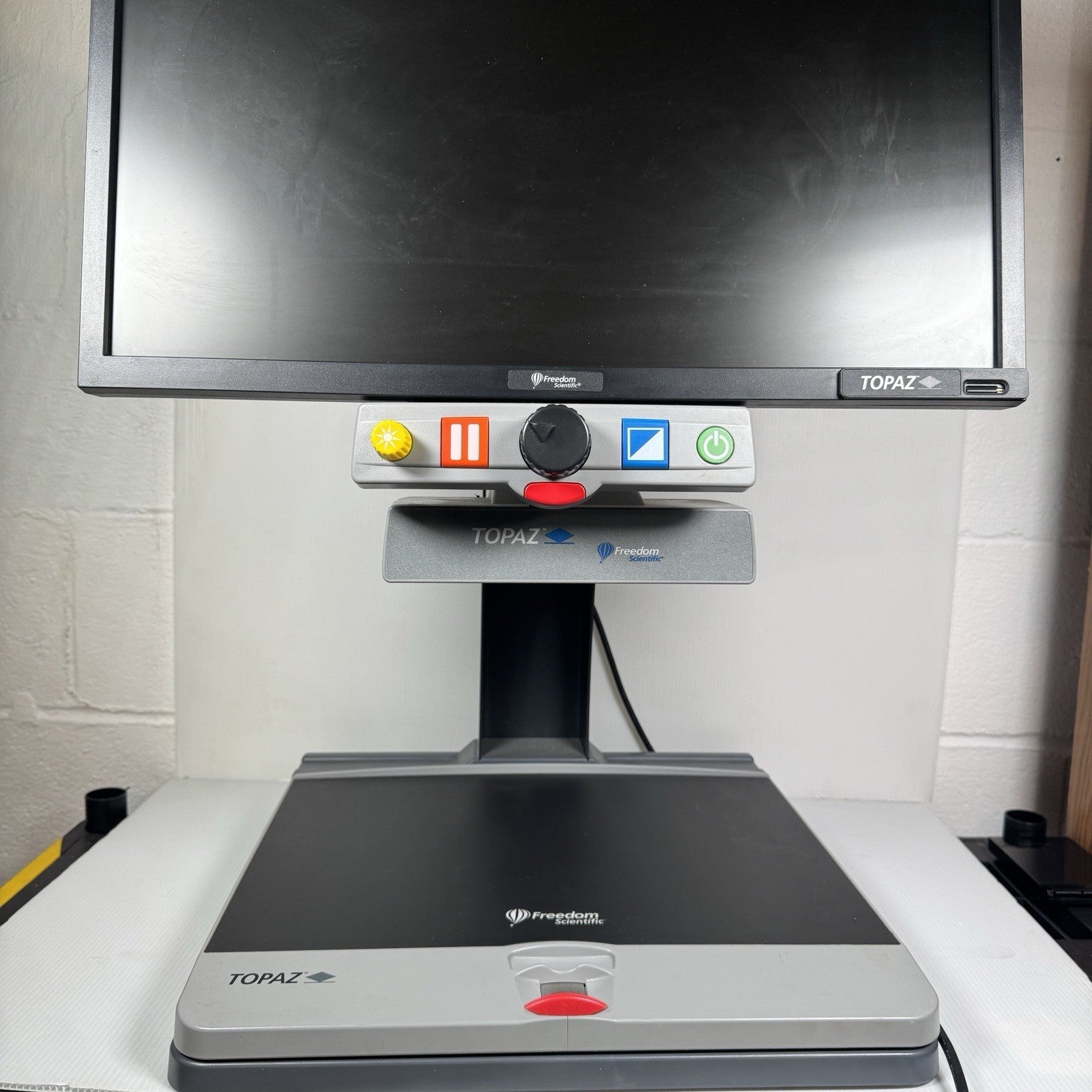 Freedom Scientific Topaz HD 22" LCD Screen Desktop Low Vision Video Magnifier