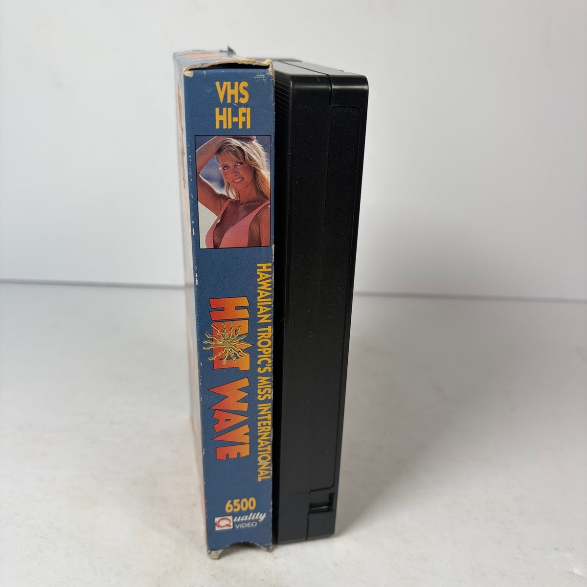 Heat Wave Miss Hawaiian Tropic International VHS Tape Benny Hill Quality Video