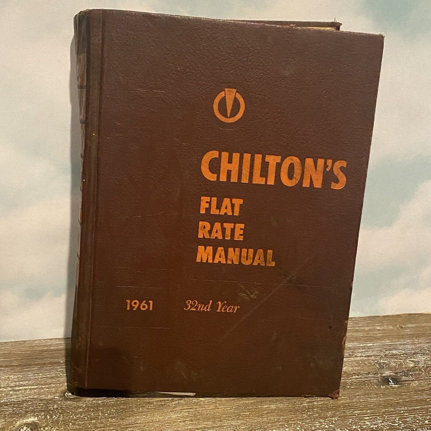 1961 Chiltons Flat Rate Manual 32nd Year Manufactured In USA