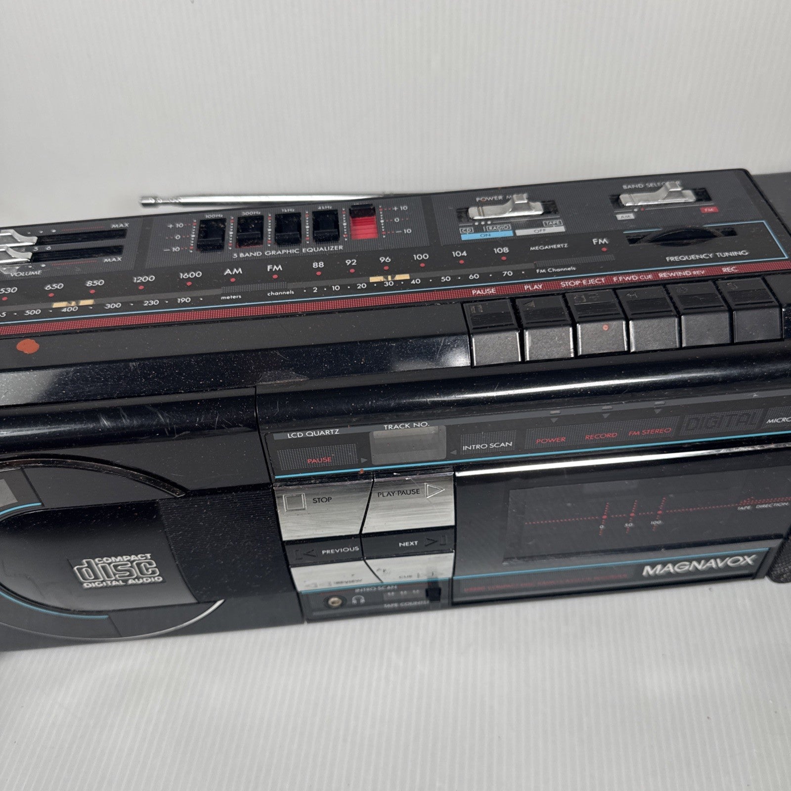 Magnavox D8880 Disc Radio Cassette Recorder CD Works, Cassette Eats Tape AS IS