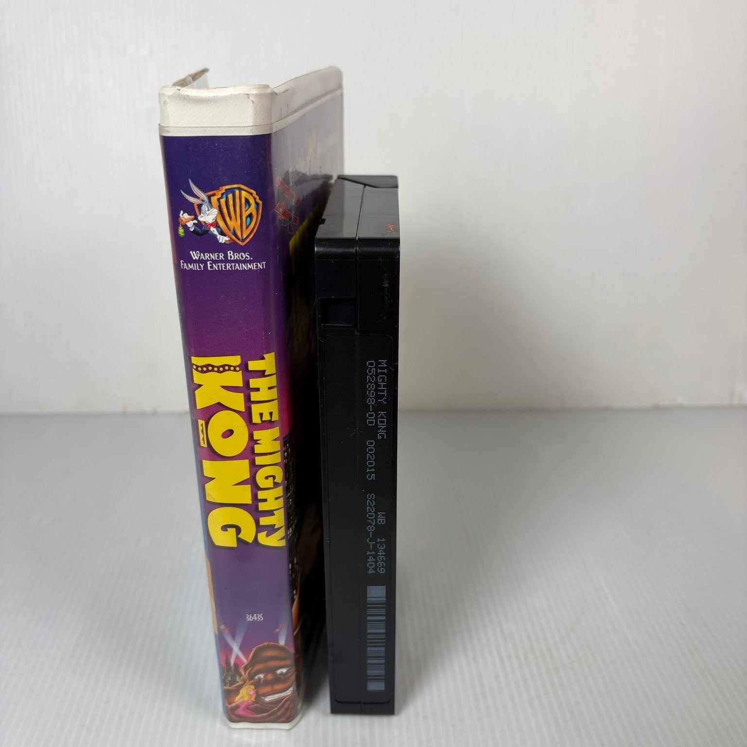 The Mighty Kong VHS 1998 Animated Musical Warner Bros. Family in Clamshell Case
