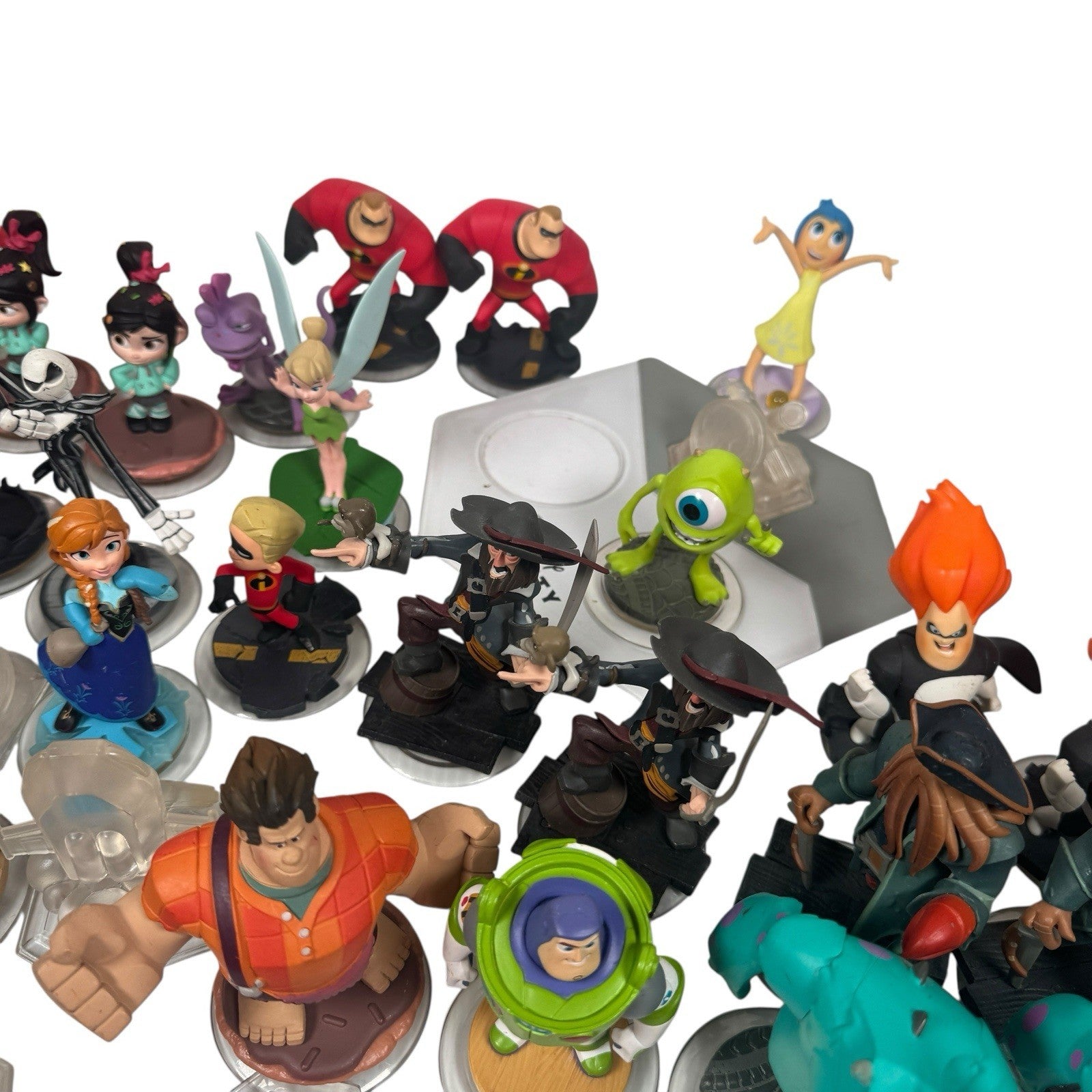 Huge Mixed Disney Infinity 3.0 Lot 35 Characters, Game, Portal & More