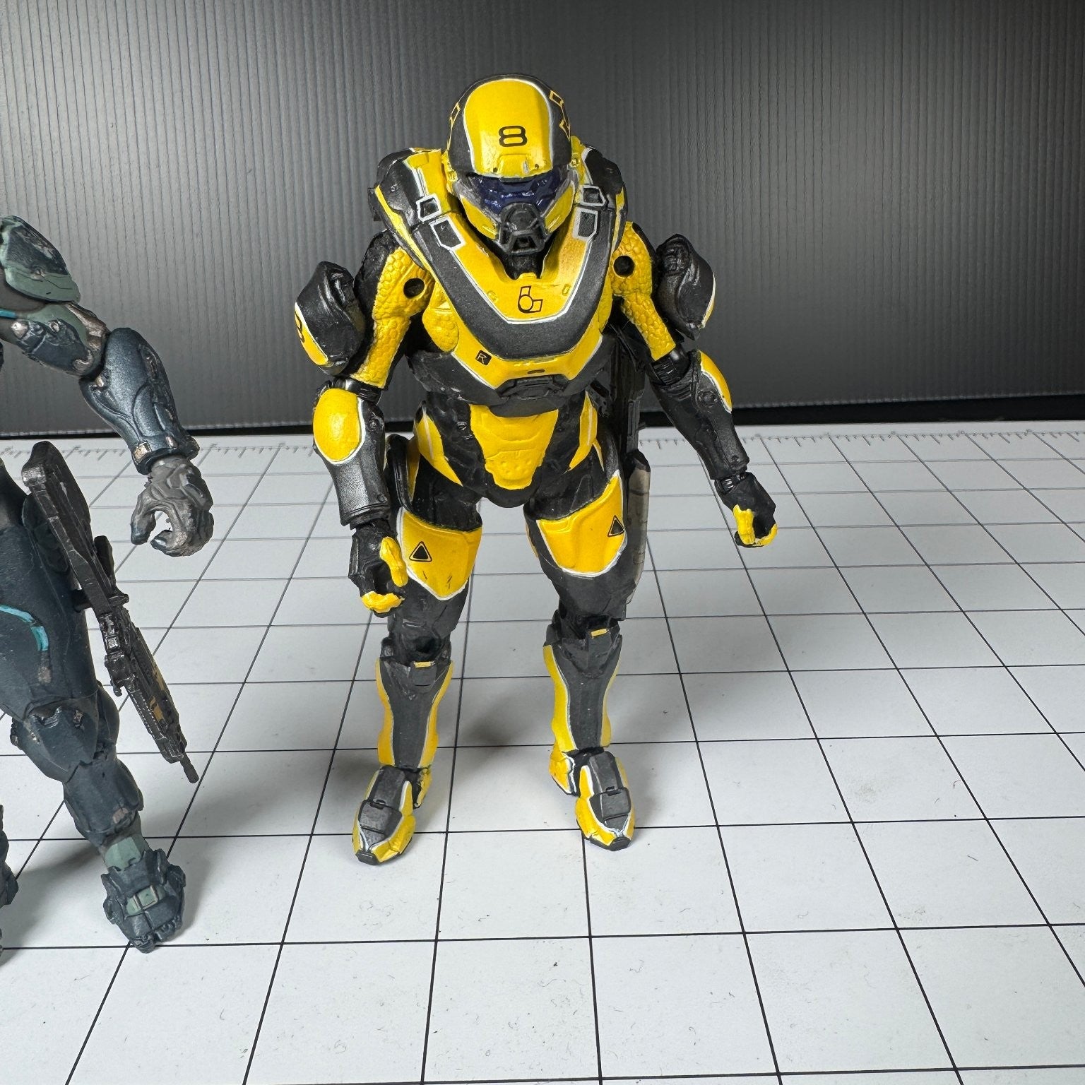 Halo Spartan Lot of 2 McFarlane Figures Locke Alpha Crawler & Athlon w/ Rifles