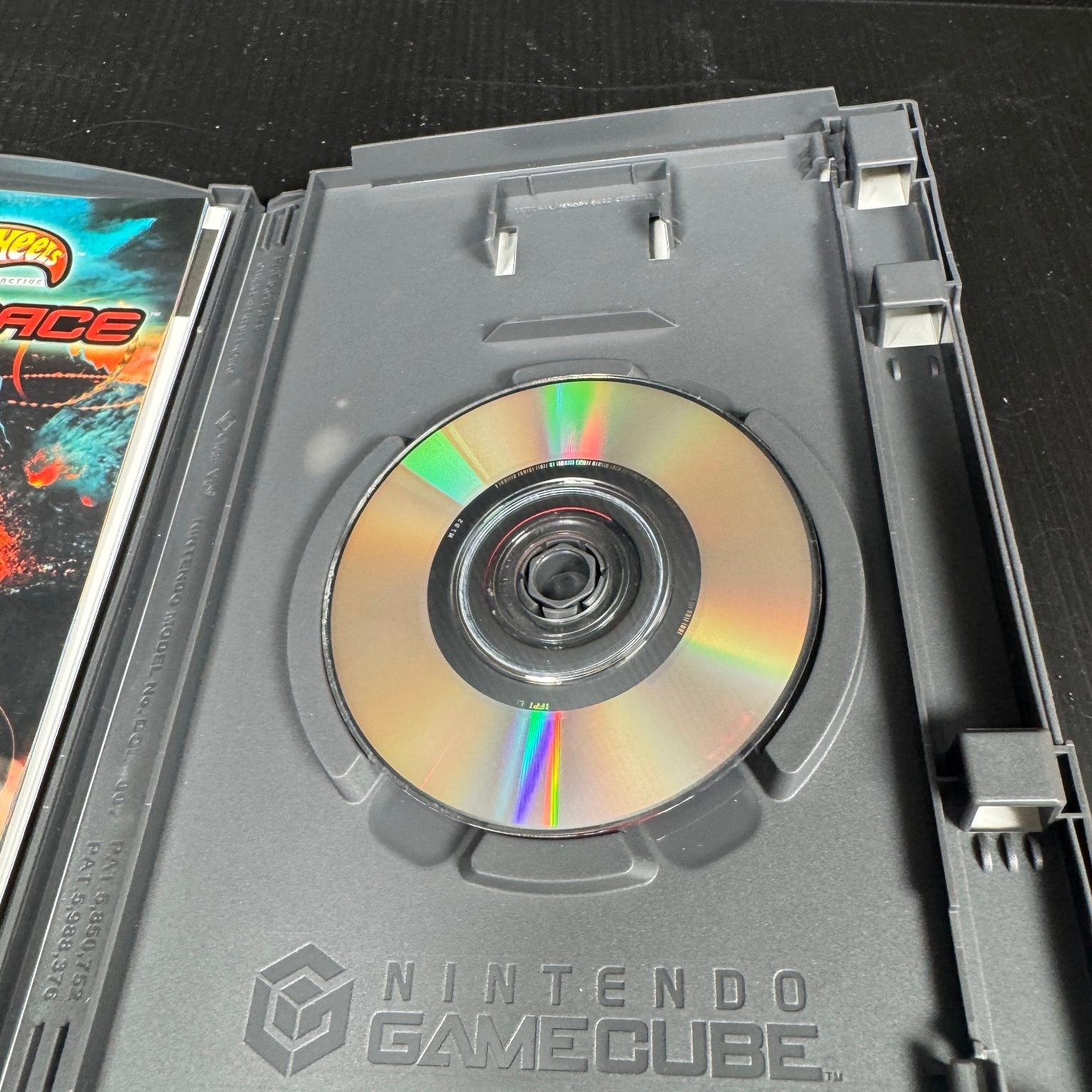 Hot Wheels World Race Nintendo GameCube Complete CIB Video Game Racing